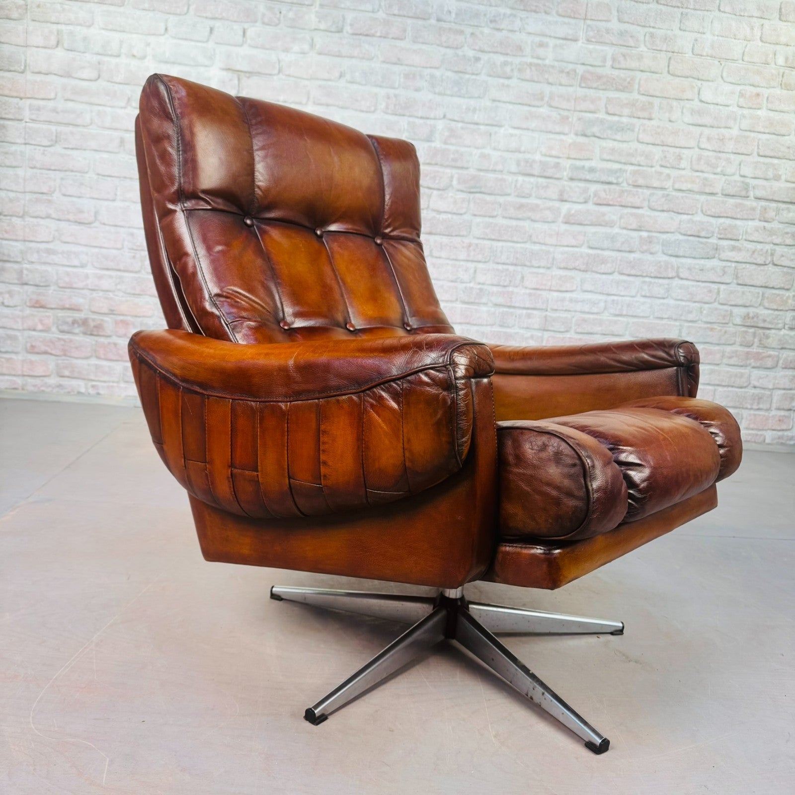 Mid-Century Danish Leather Swivel Armchair – Hand-Dyed Tan Colour