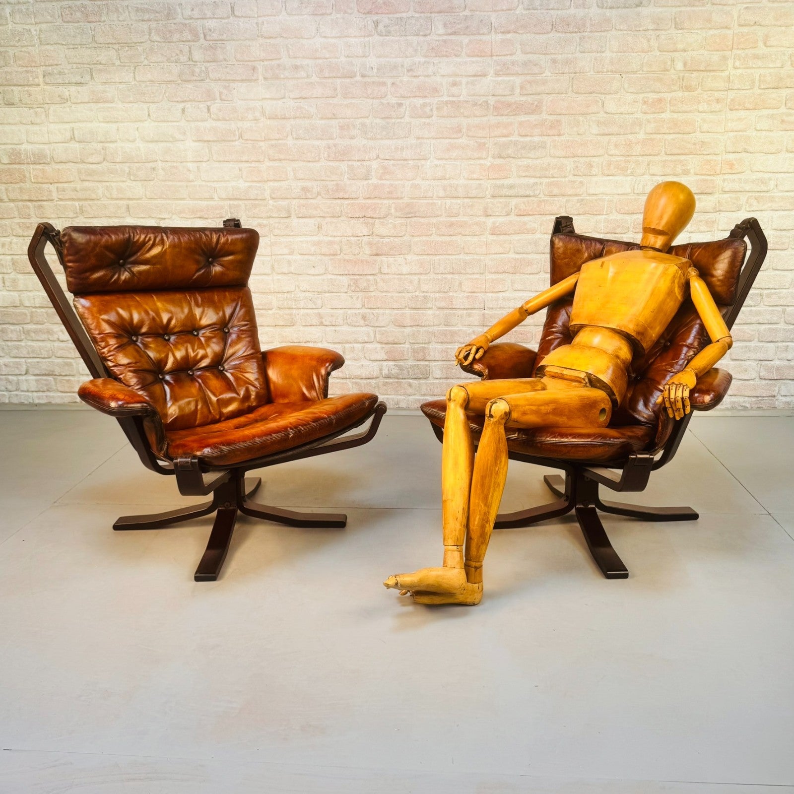 Pair Vintage Trygg Mobler Superstar Chairs Sigurd Resell Tan Leather