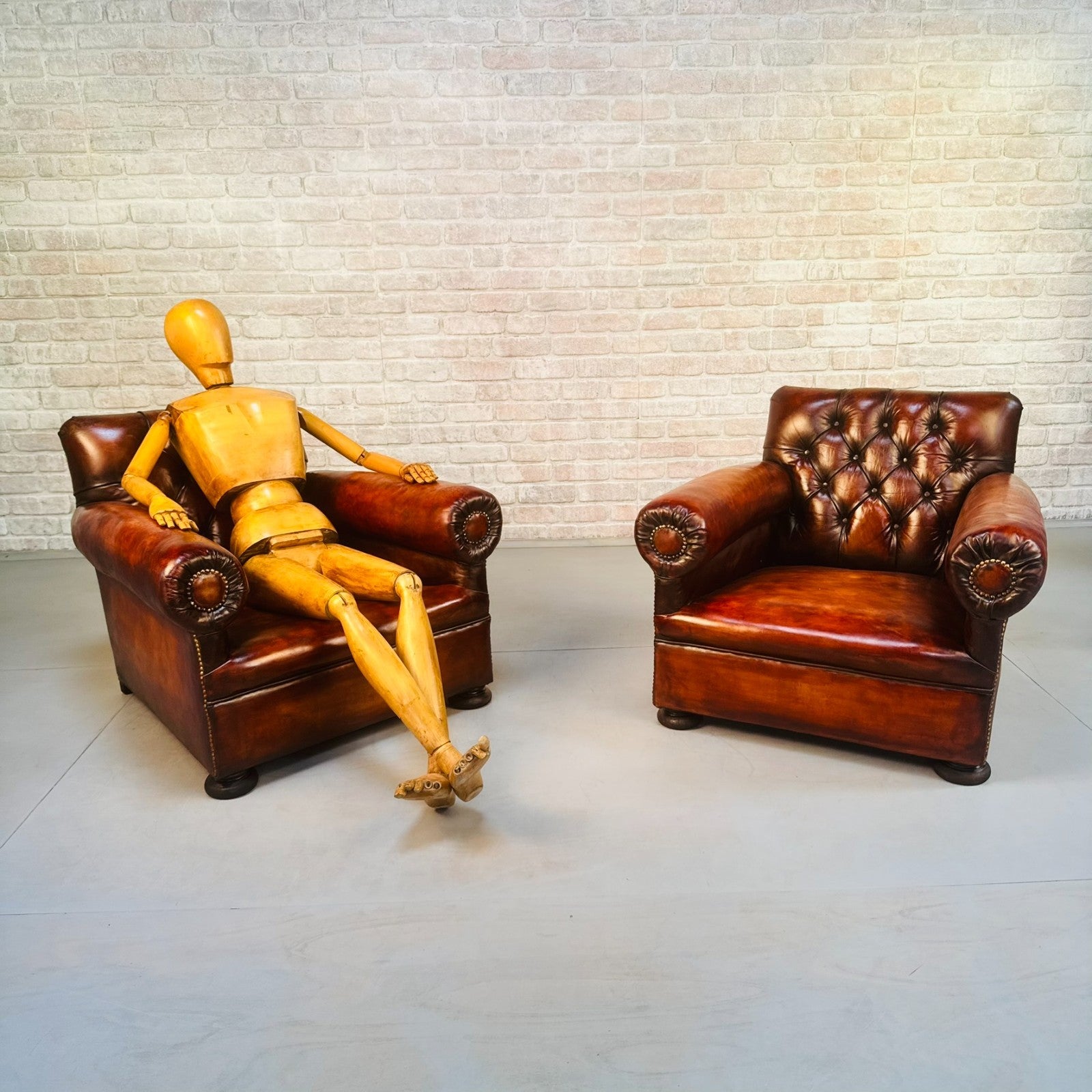 Pair 1920s English Cognac Leather Club Chairs Deep Seated Armchairs