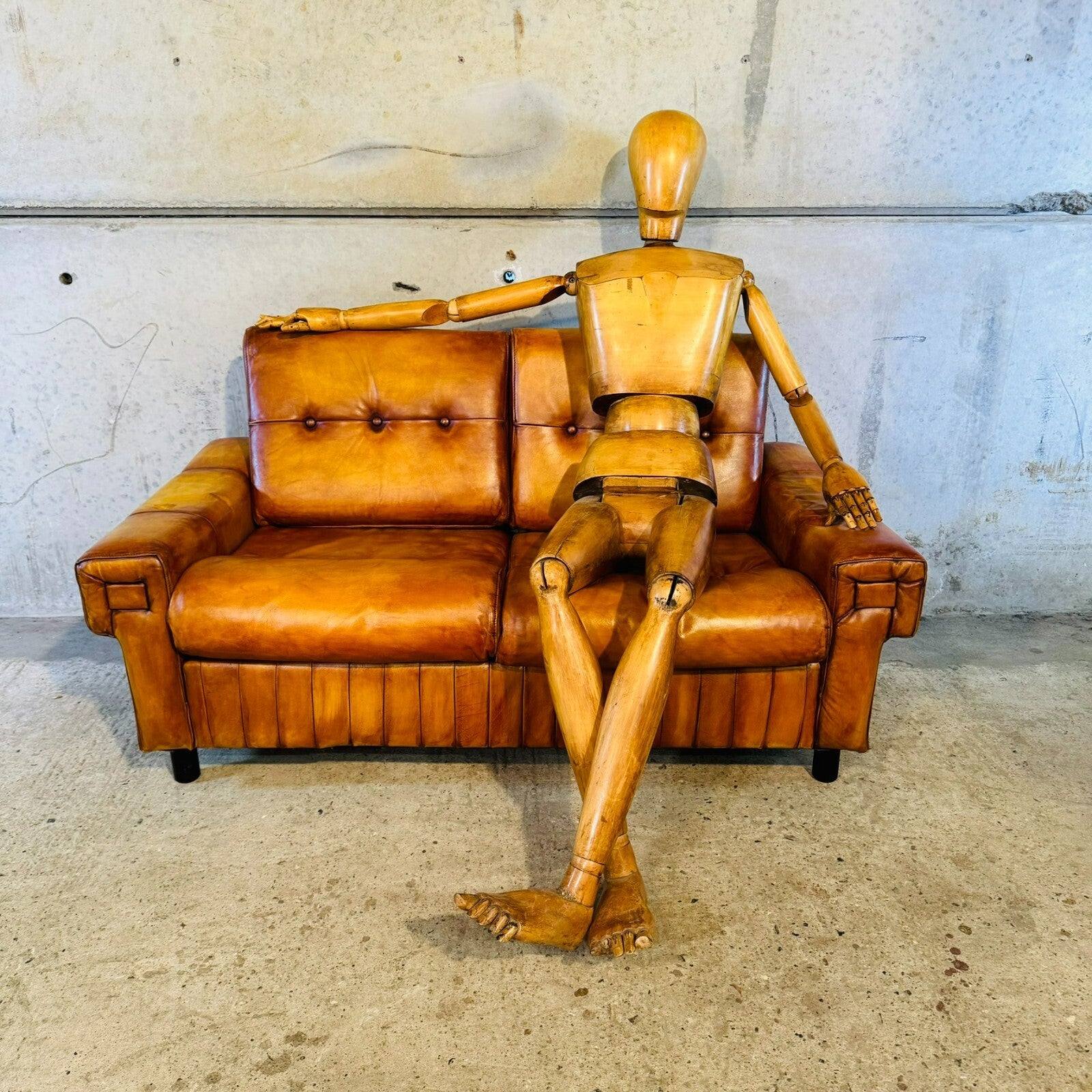 Vintage 1970s Danish Two-Seater Light Tan Leather Sofa – Timeless Design