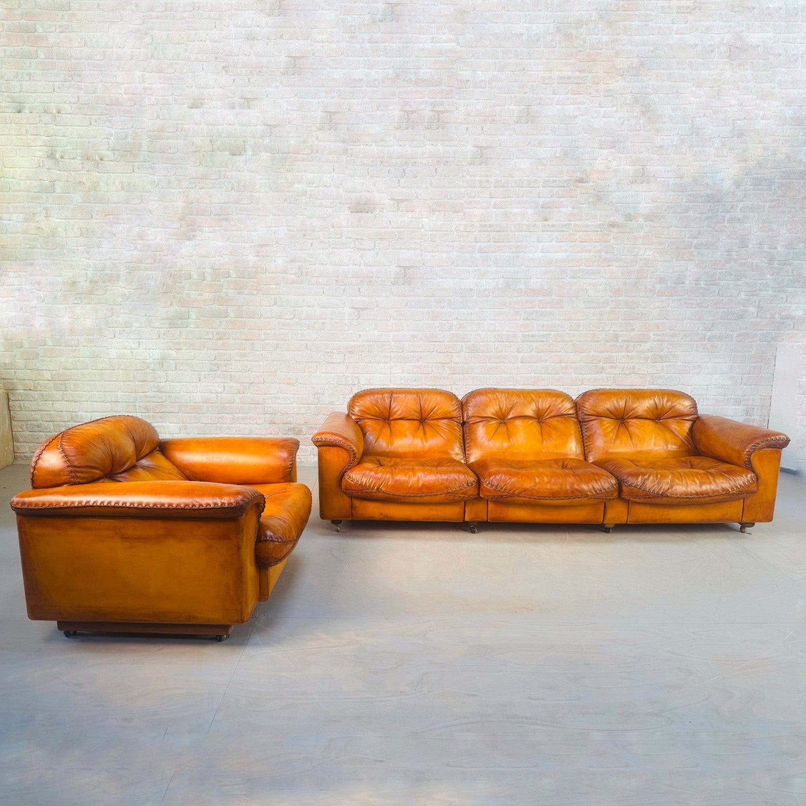 1970s Swiss De Sede DS-101 Tan Leather Three Seater & Armchair Suite