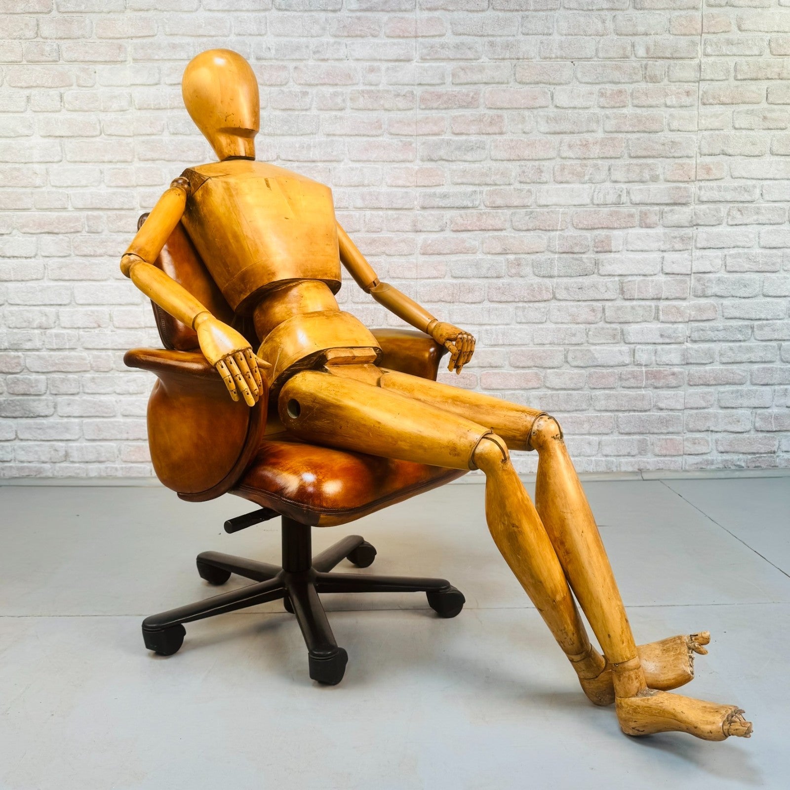1980s Herman Miller Geoff Hollington Light Tan Leather Executive Chair