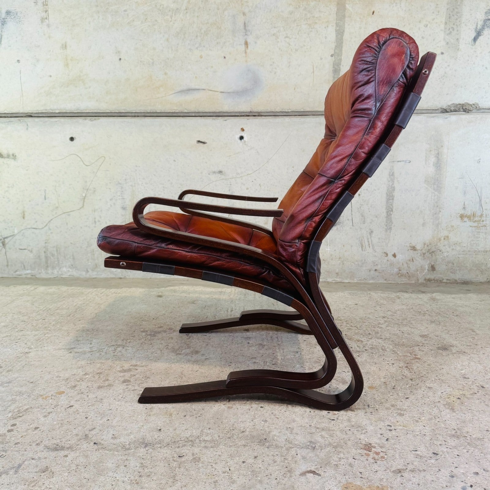 Norwegian Hove Møbler 'Skyline' Lounge Chair & Footstool – 1970s Leather