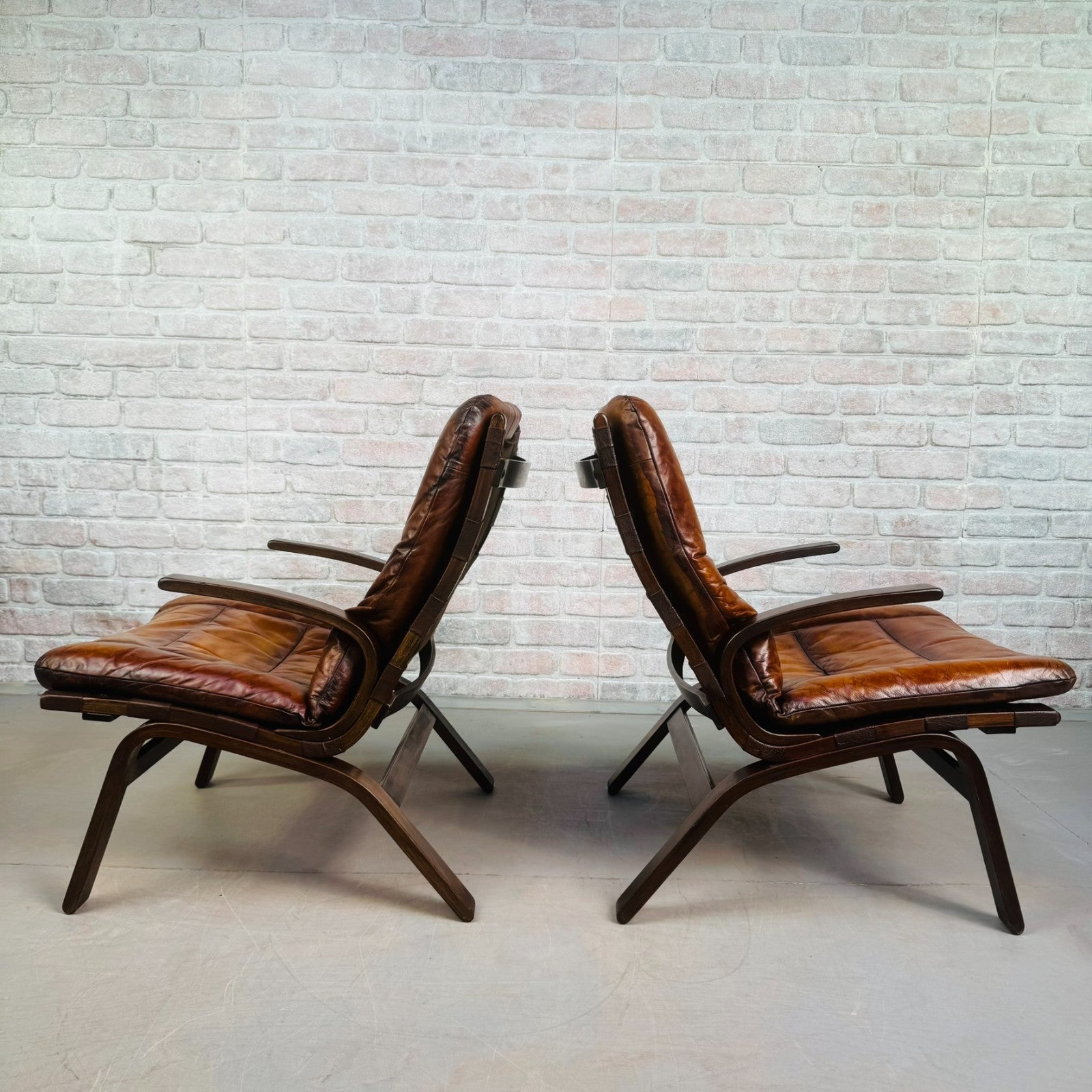 Mid Century Danish Farstrup Mobler Tan Leather Armchairs Pair Bentwood Miljø