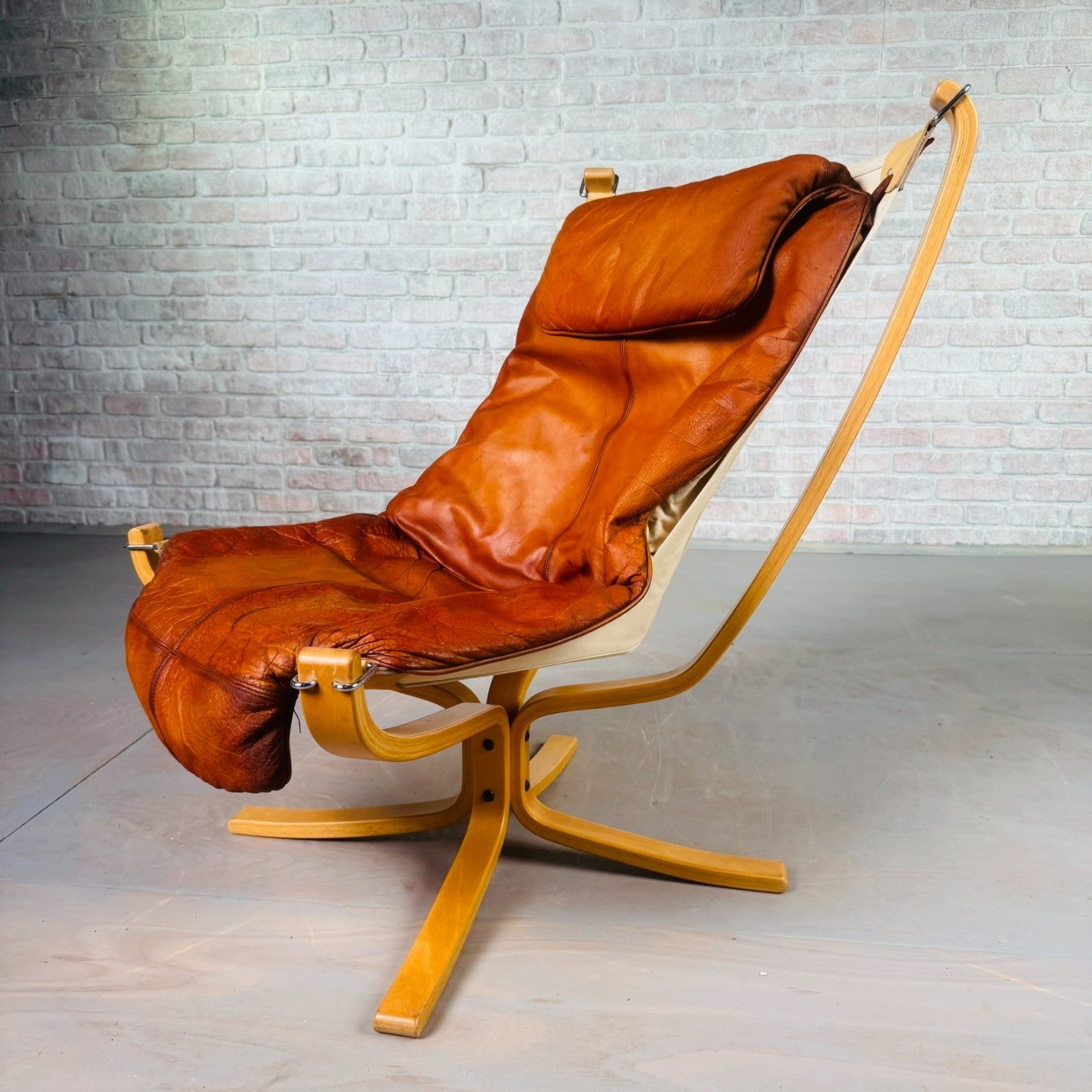 Vintage Norwegian Tan Leather Falcon Chair by Vatne Møbler