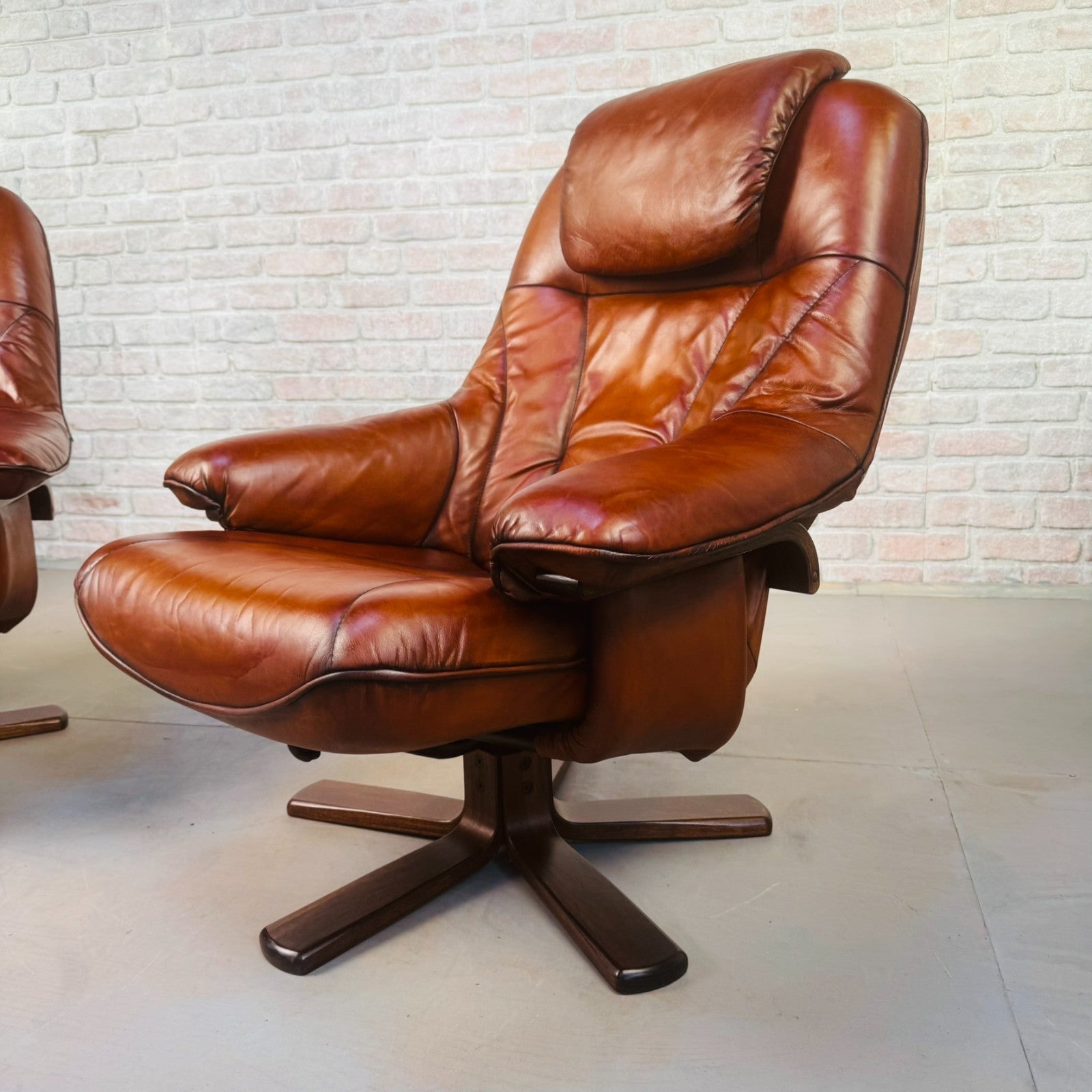Pair Vintage Danish Tan Leather Reclining Swivel Chairs Mid Century Lounge Chair