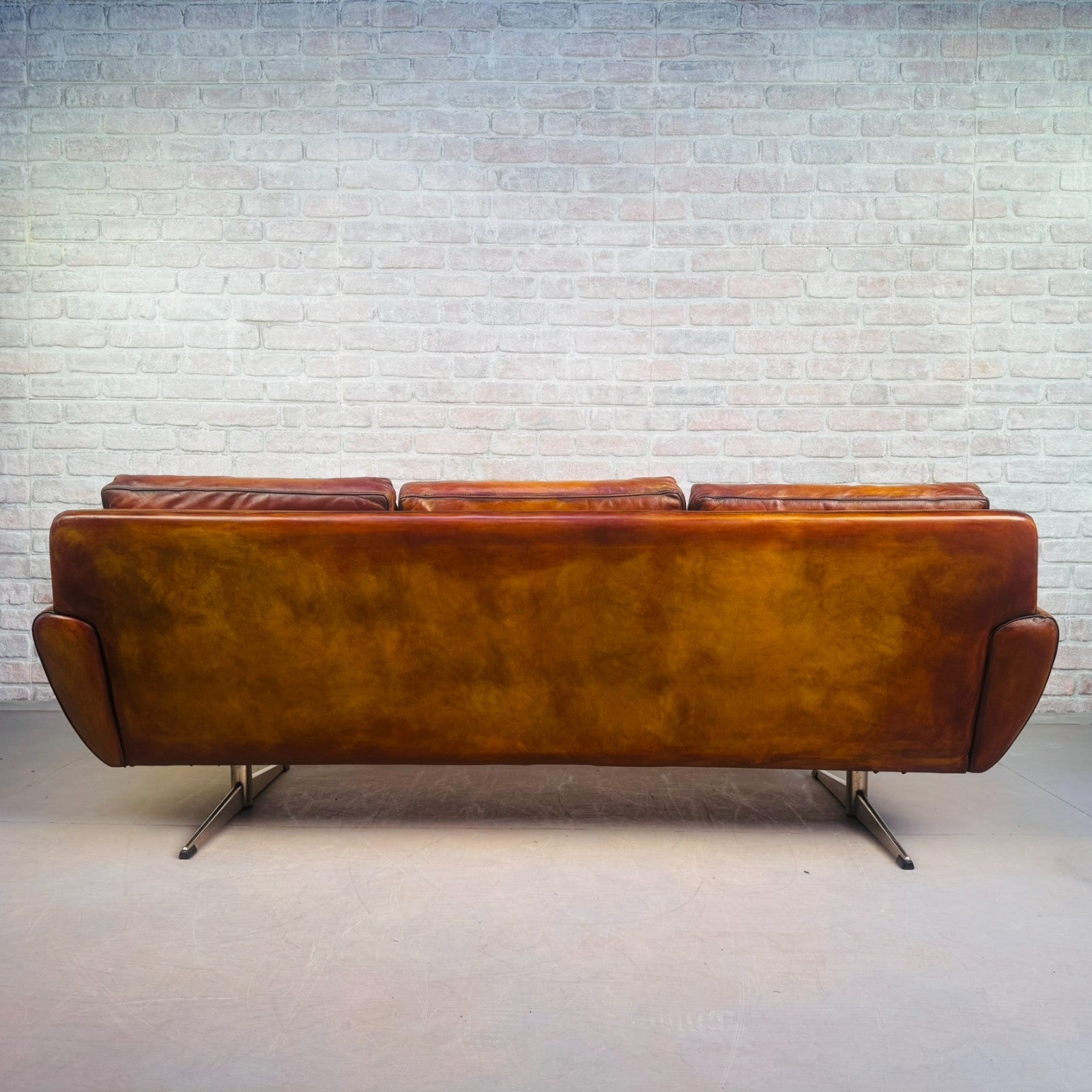 Vintage 1970s Svend Skipper Tan Leather 3 Seater Sofa Chrome Ski Legs