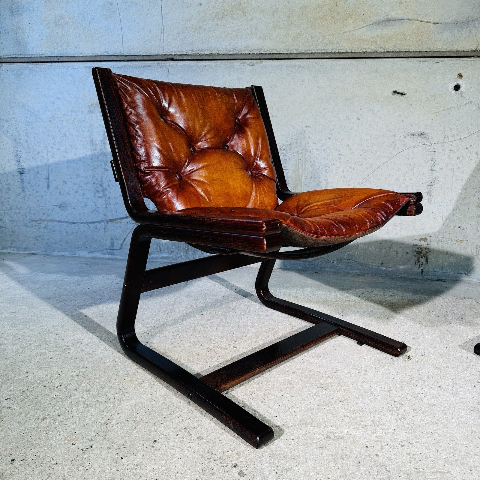Vintage Pair of Norwegian 1960s Cantilever Bentwood Chairs Tan Leather