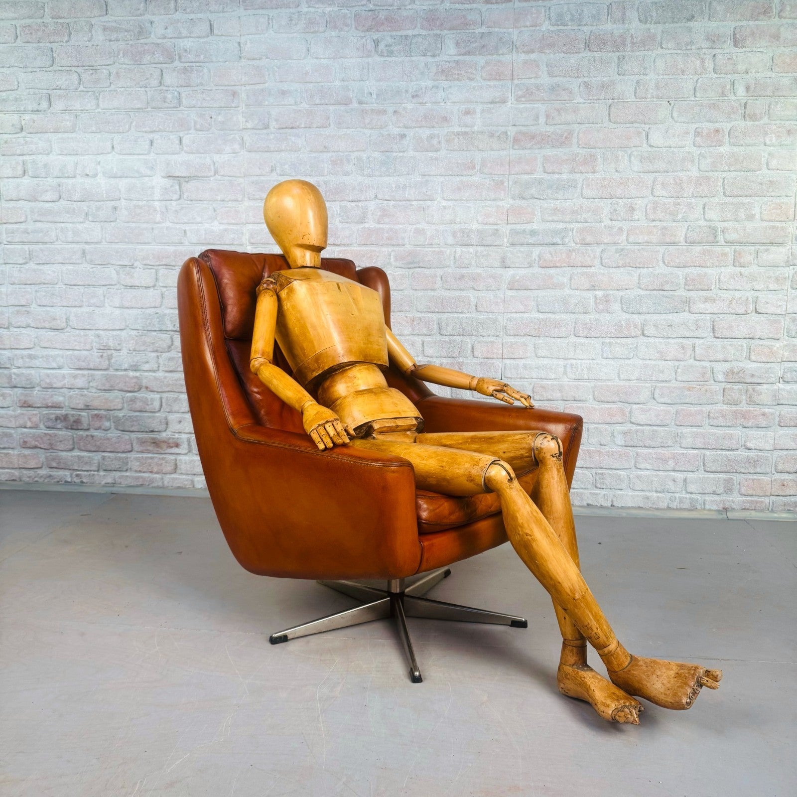 Vintage 1970s Danish Cognac Leather Egg Swivel Chair by Eran