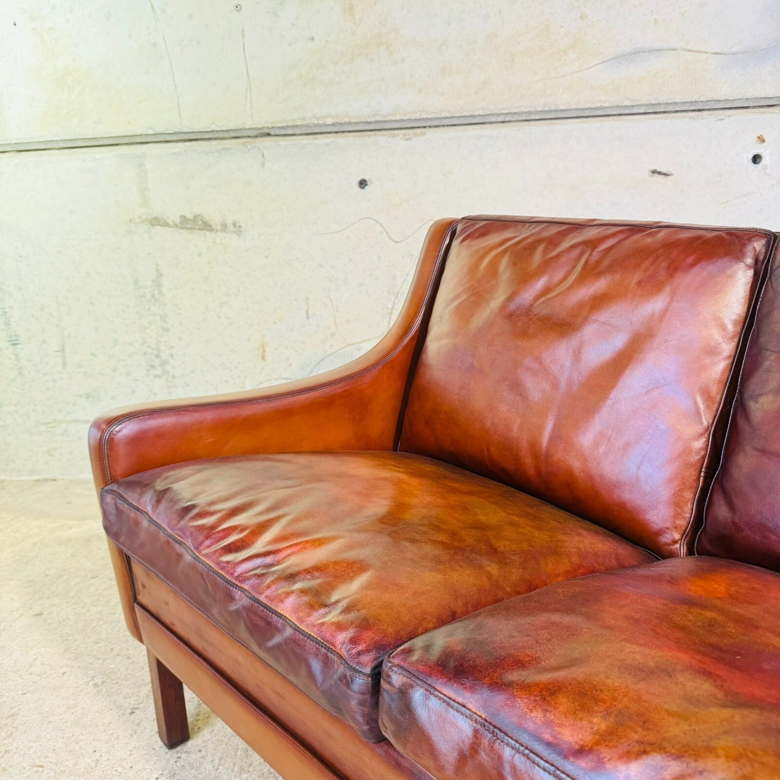 Elegant Vintage Danish 1970s Mogens Hansen Three-Seater Tan Leather Sofa
