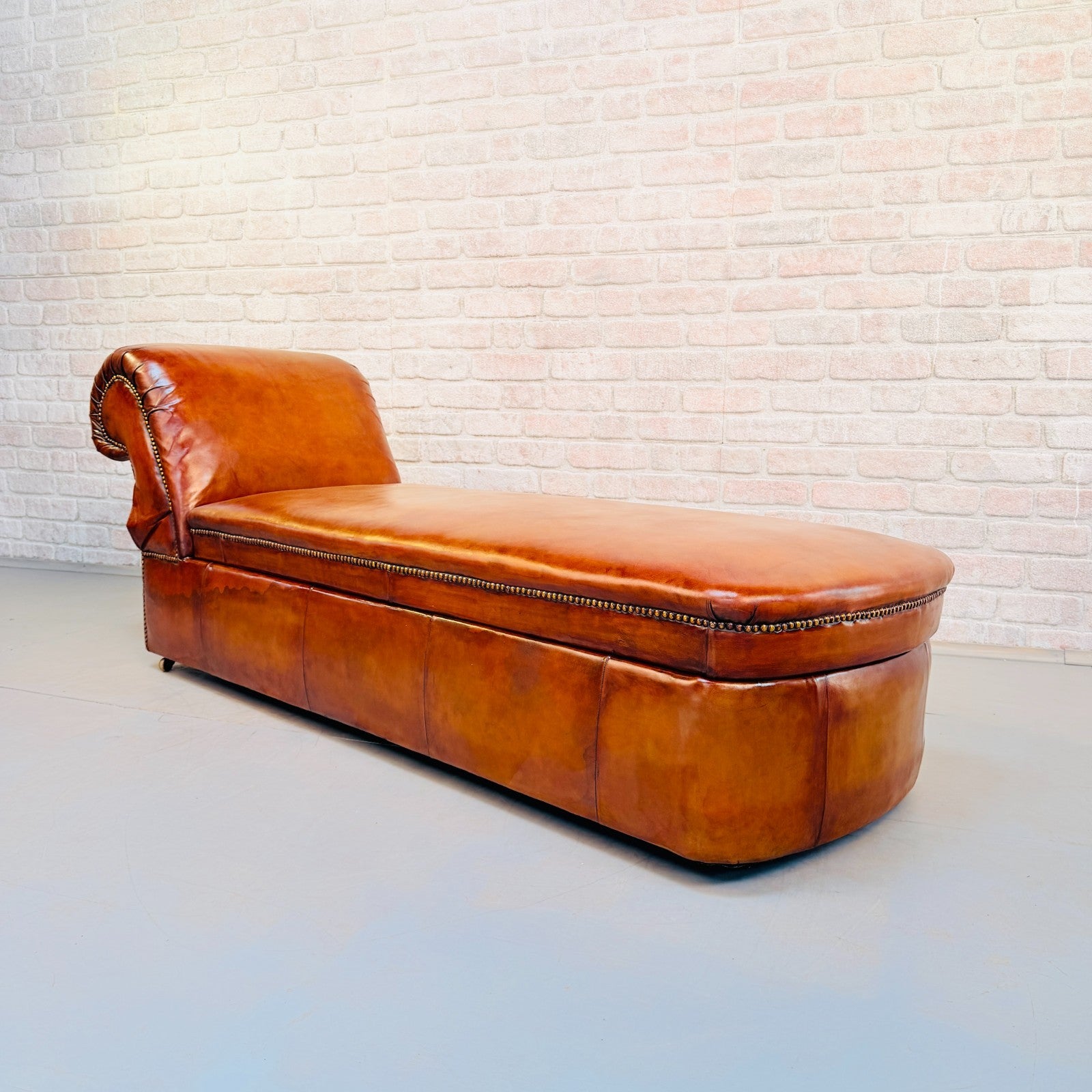 1920s Tan Leather Chaise Lounge Reclining Headrest Blanket Box Antique