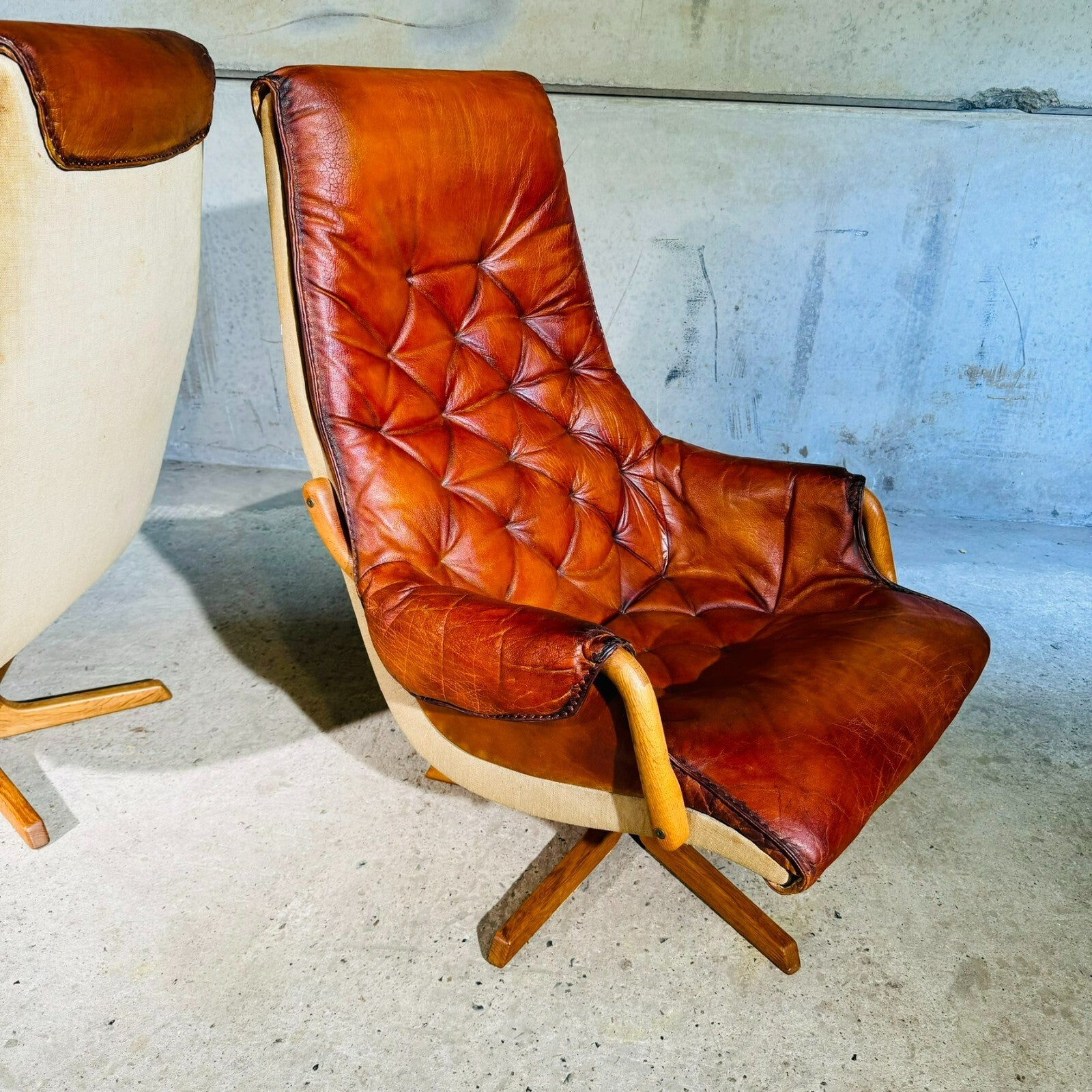 Pair of 1960s Scandinavian High Back Leather Swivel Chairs by Berg #A318