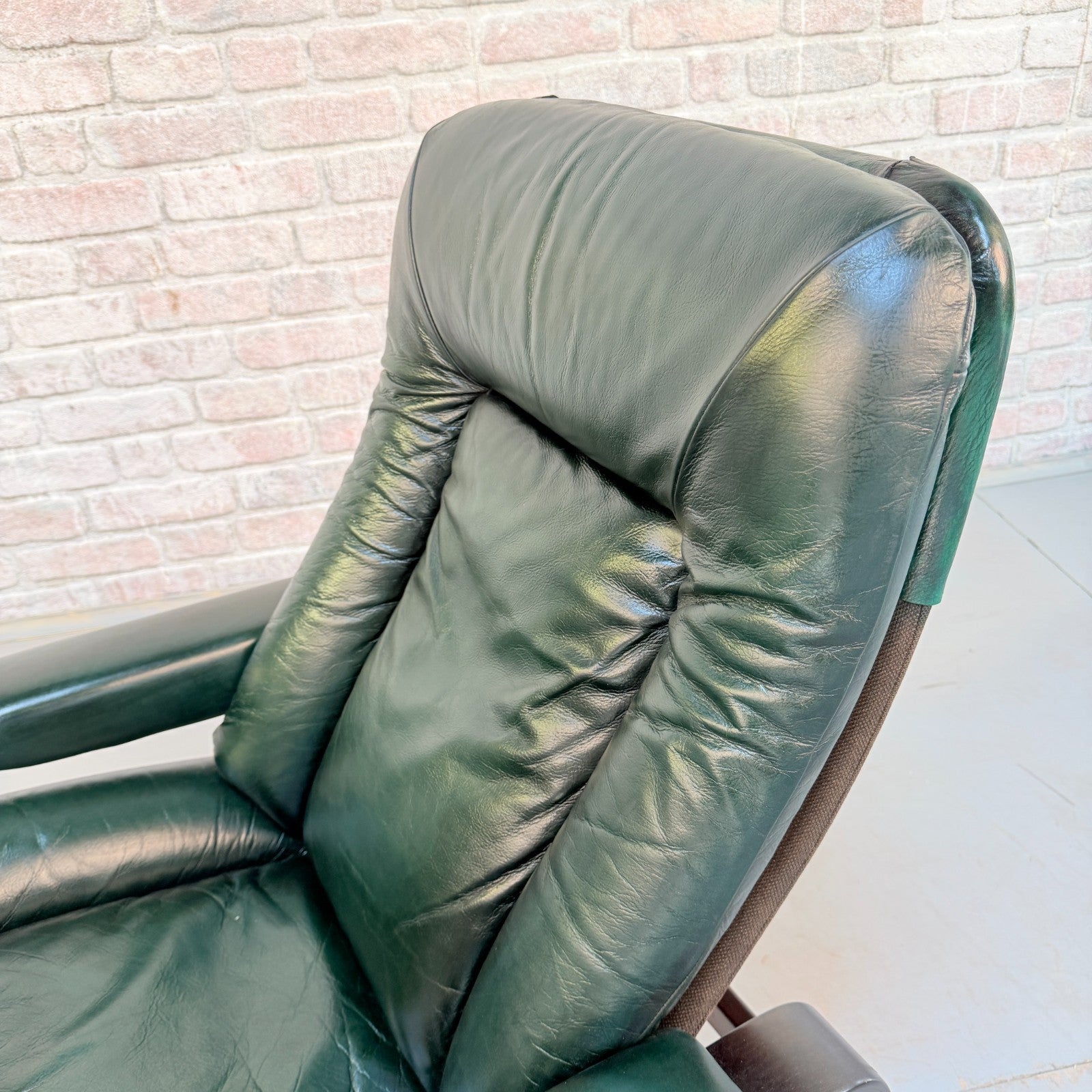 Vintage Ekornes Dark Green Leather Reclining Armchair Scandinavian Lounge Chair