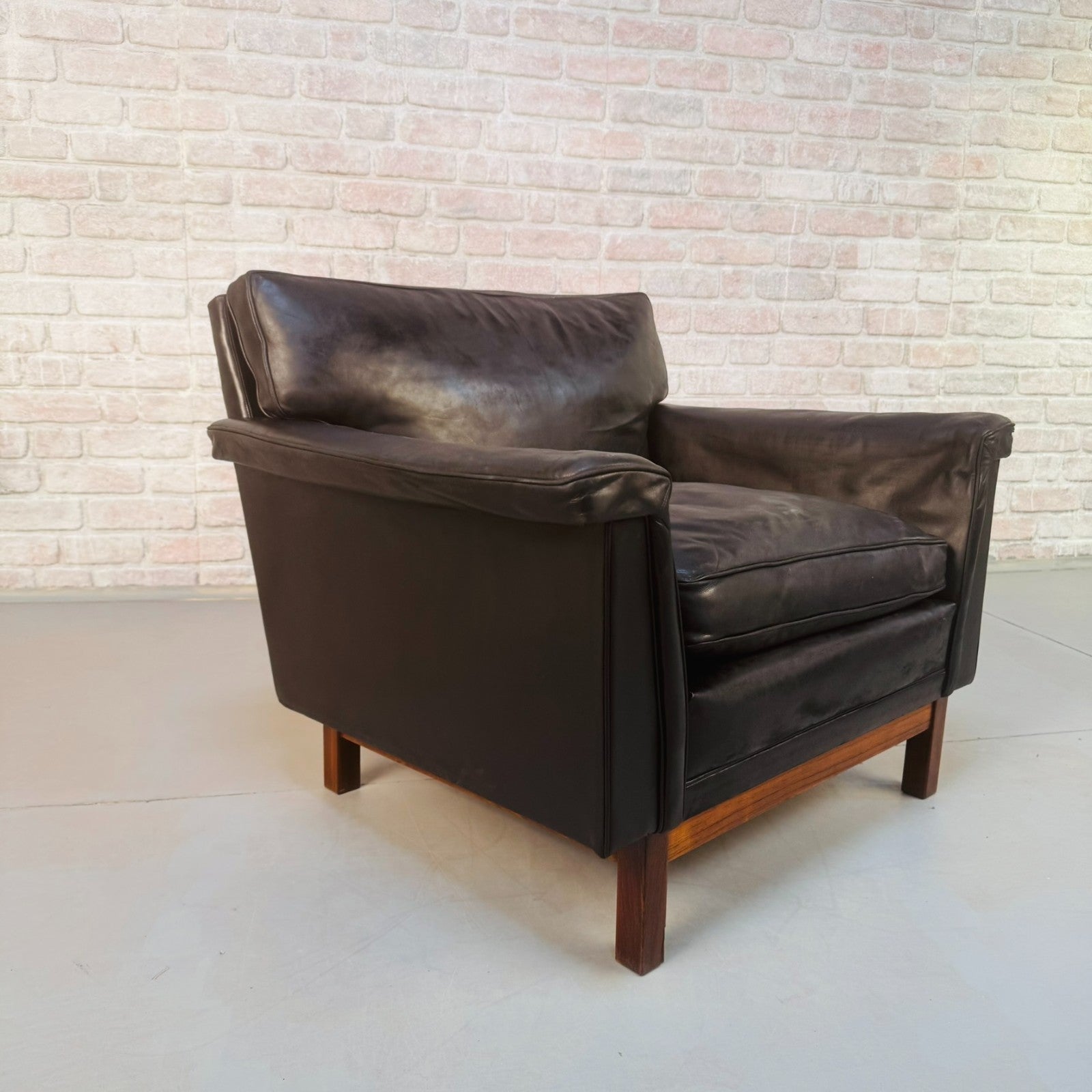Vintage 1960s Swedish Black Leather Armchair – Rosewood Base