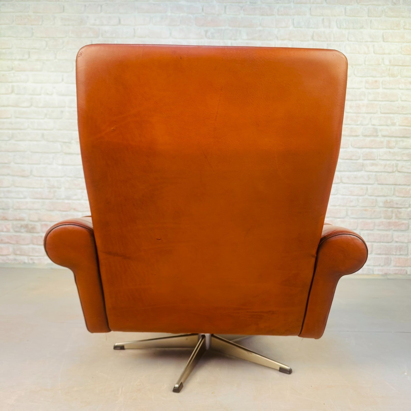 Mid-Century Danish Leather Swivel Armchair – Hand-Dyed Cognac Colour