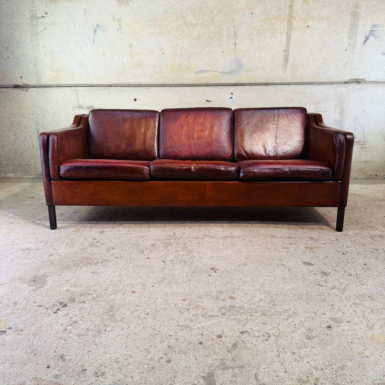 Danish Vintage 1970s Three-Seater Cognac Leather Sofa – Elegant Design