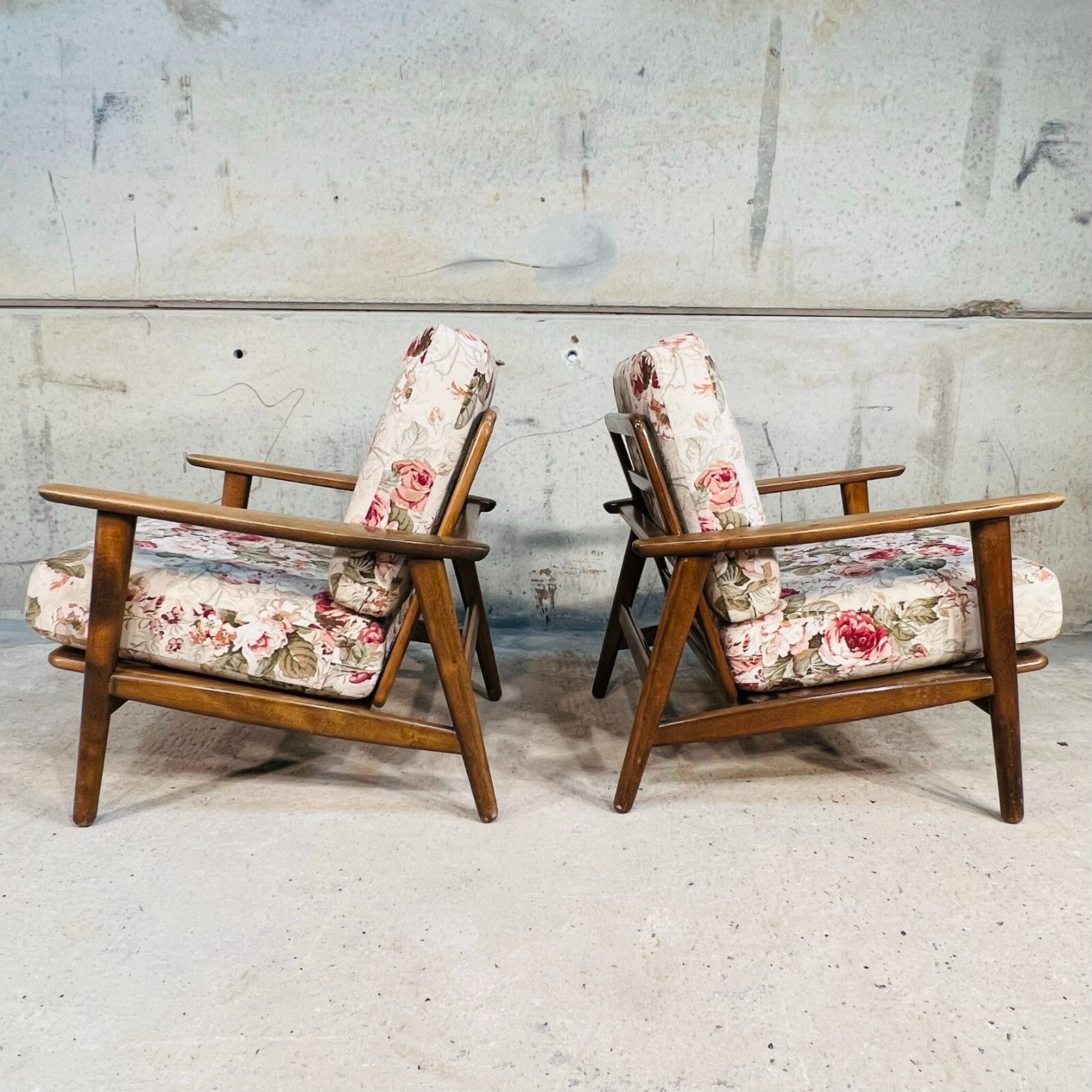 Original Danish 60s Hans Wegner GE-240 Sofa and Pair of Armchairs Suite