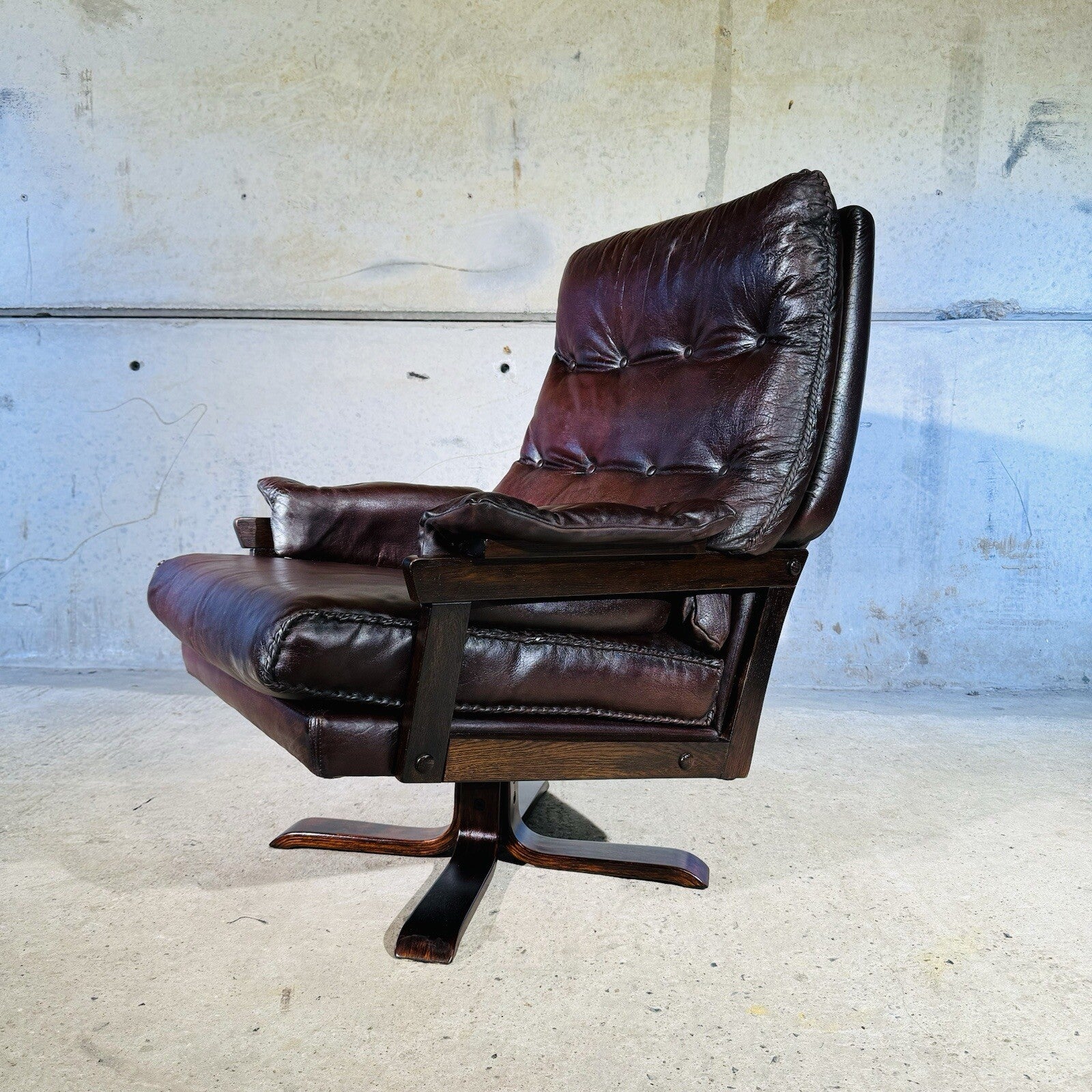 1 Of 2 Beautiful 70s Vintage Danish Chestnut Leather Swivel Chair
