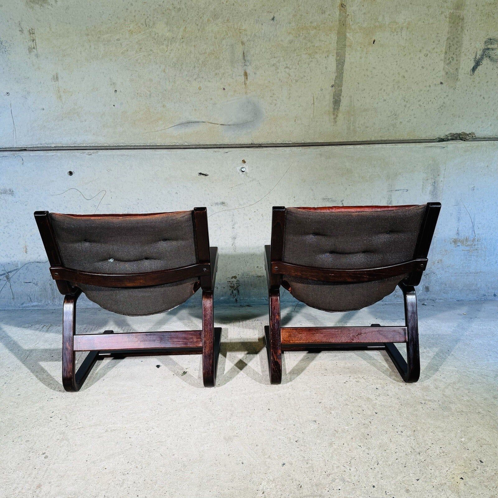 Vintage Pair of Norwegian 1960s Cantilever Bentwood Chairs Tan Leather