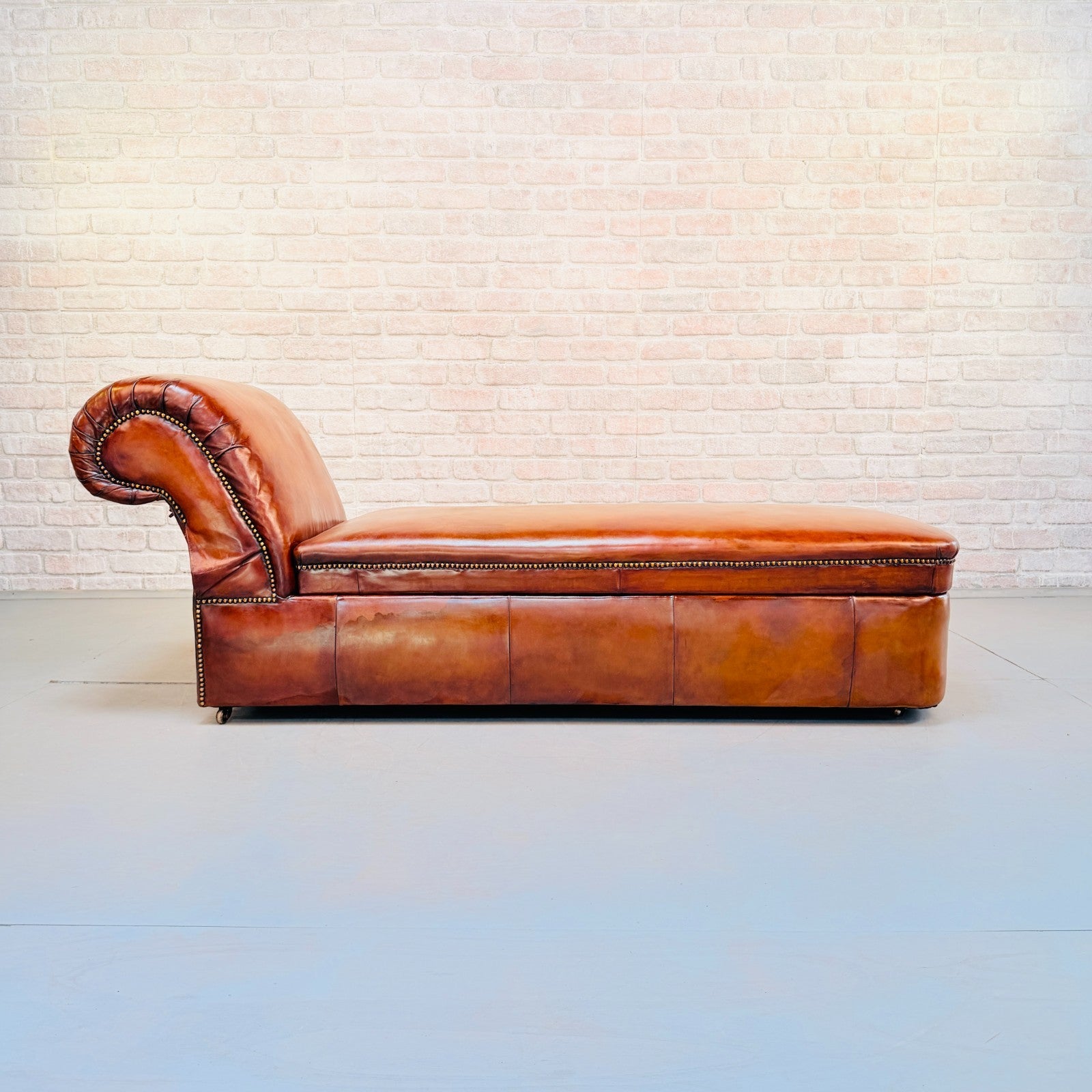 1920s Tan Leather Chaise Lounge Reclining Headrest Blanket Box Antique