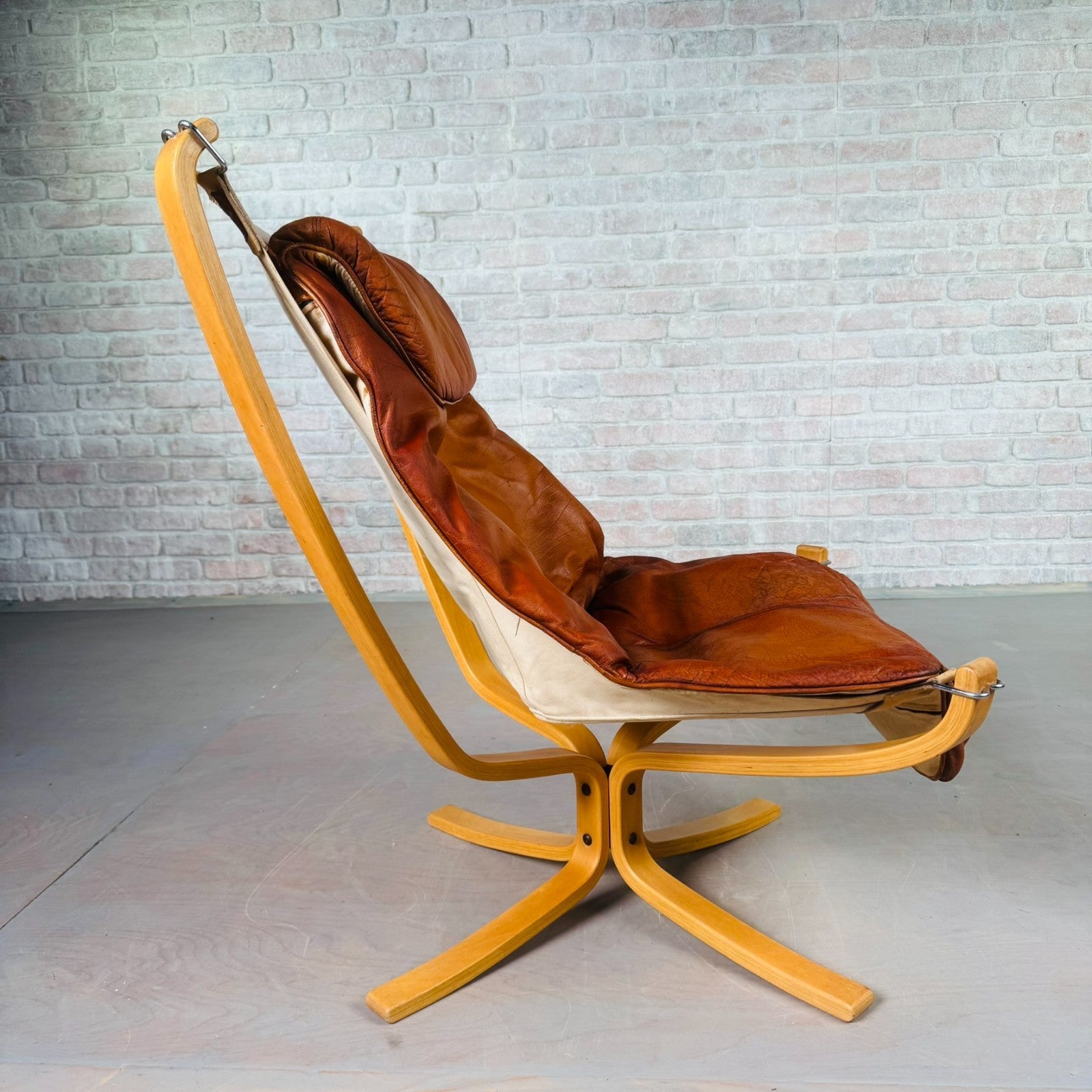 Vintage Norwegian Tan Leather Falcon Chair by Vatne Møbler