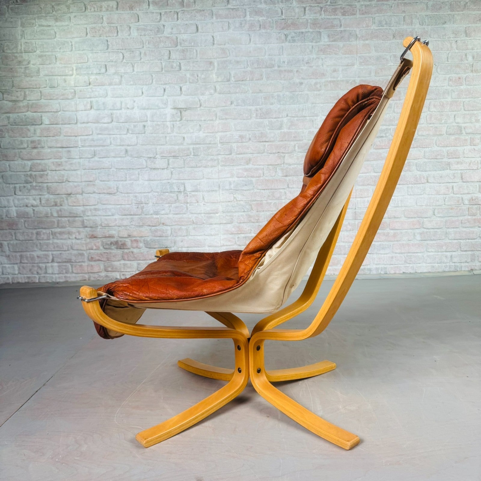 Vintage Norwegian Tan Leather Falcon Chair by Vatne Møbler