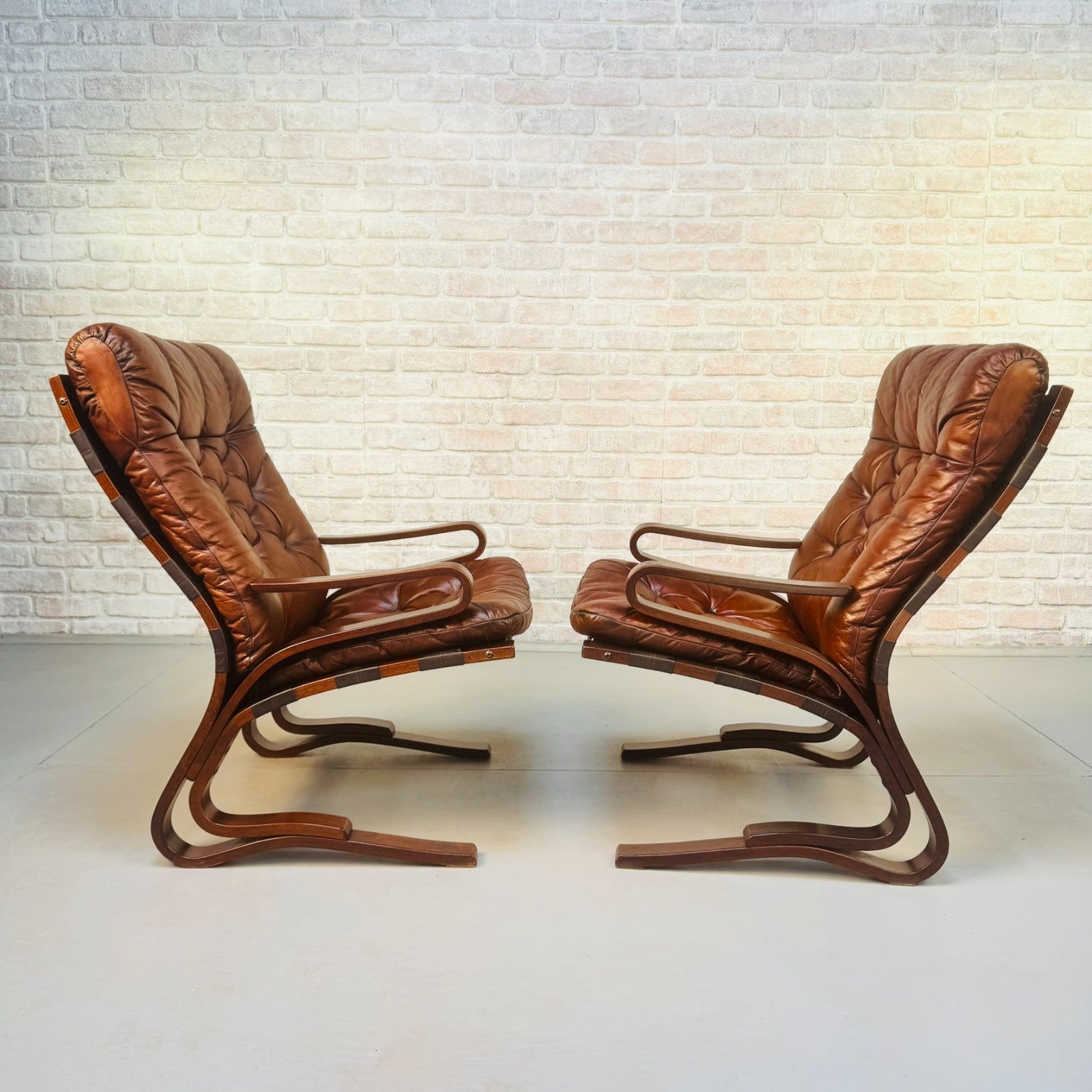 Pair of Vintage 1970s Norwegian Kengu Lounge Chairs by Rybo Rykken
