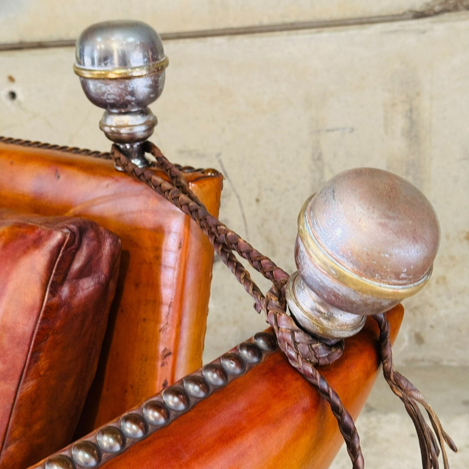 Stunning 1930s Knole Drop-End Large Four-Seater Tan Leather Sofa