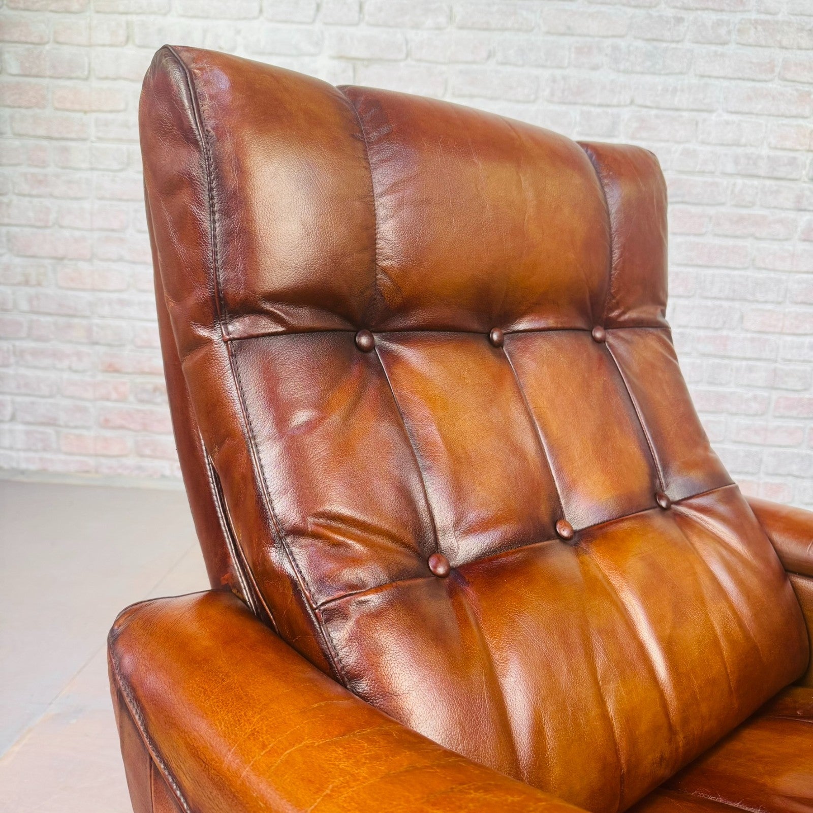 Mid-Century Danish Leather Swivel Armchair – Hand-Dyed Tan Colour