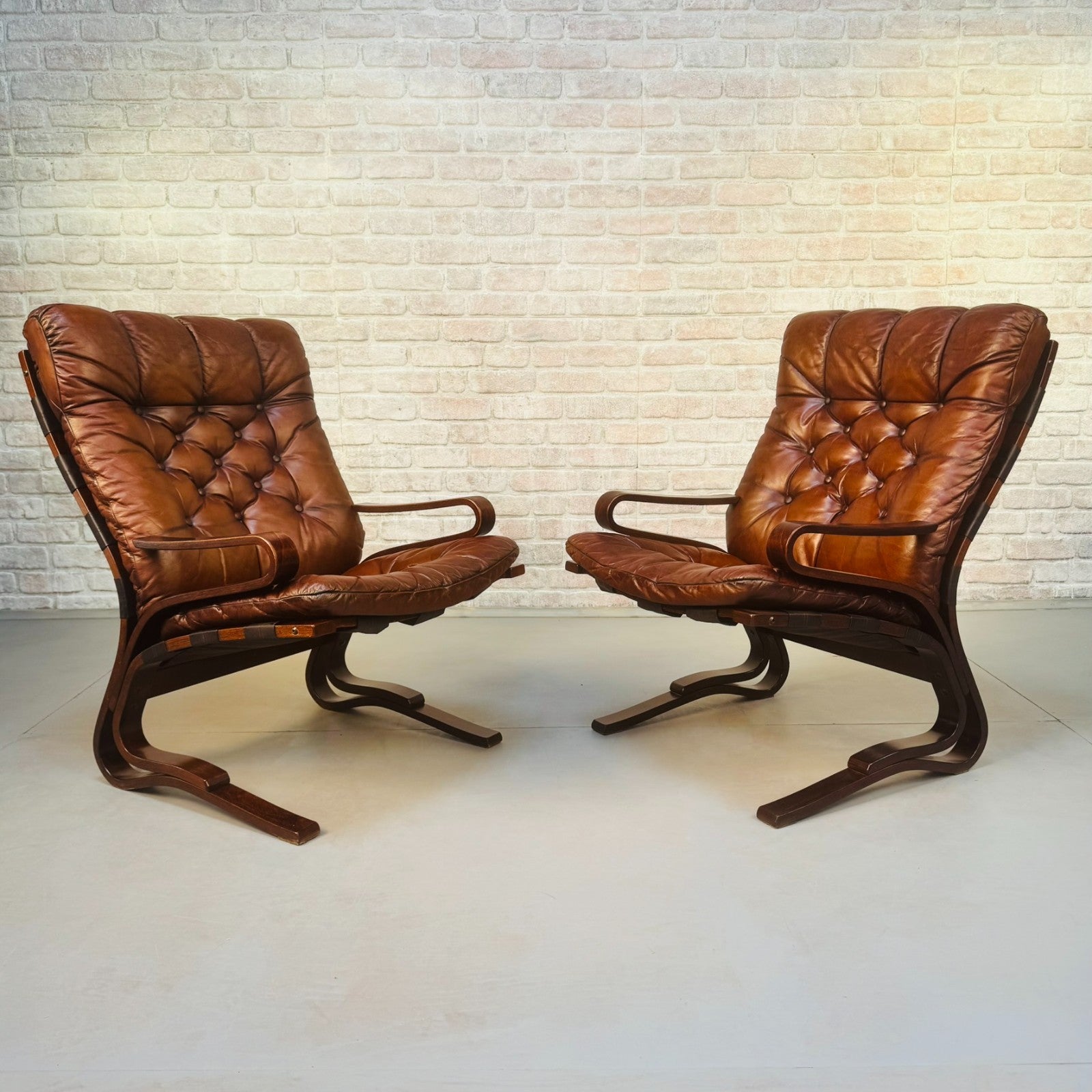 Pair of Vintage 1970s Norwegian Kengu Lounge Chairs by Rybo Rykken