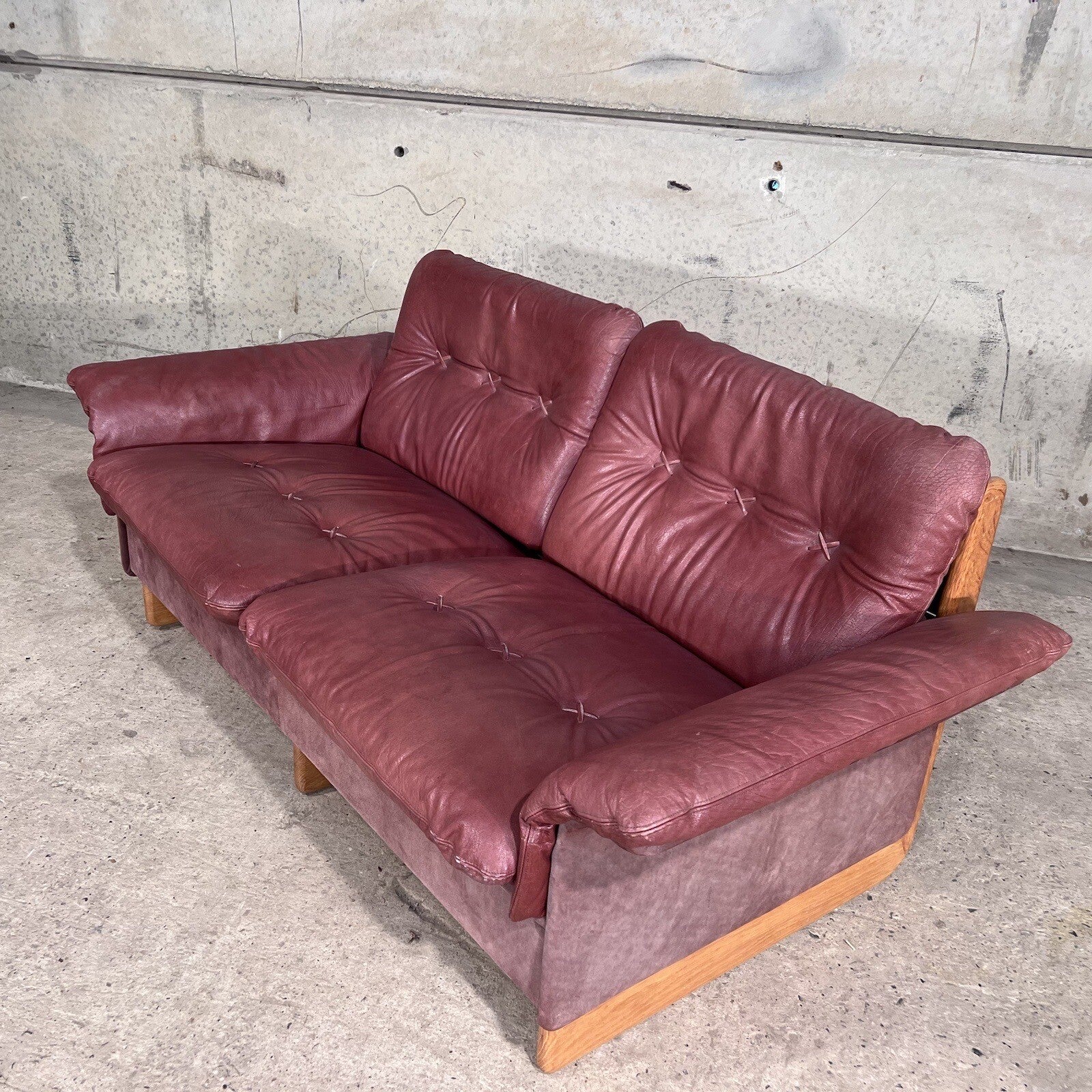 A Superb 1970s De Sede two-seater Mauve leather sofa
