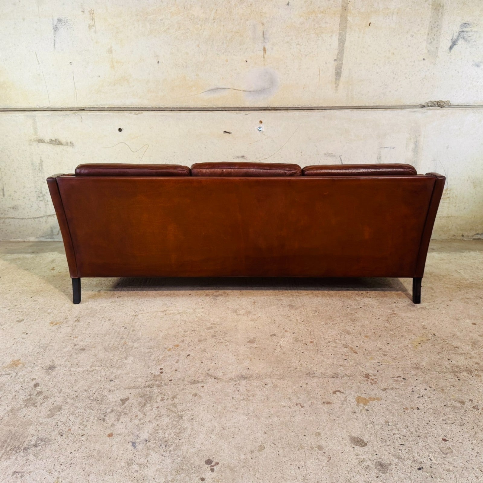 Danish Vintage 1970s Three-Seater Cognac Leather Sofa – Elegant Design
