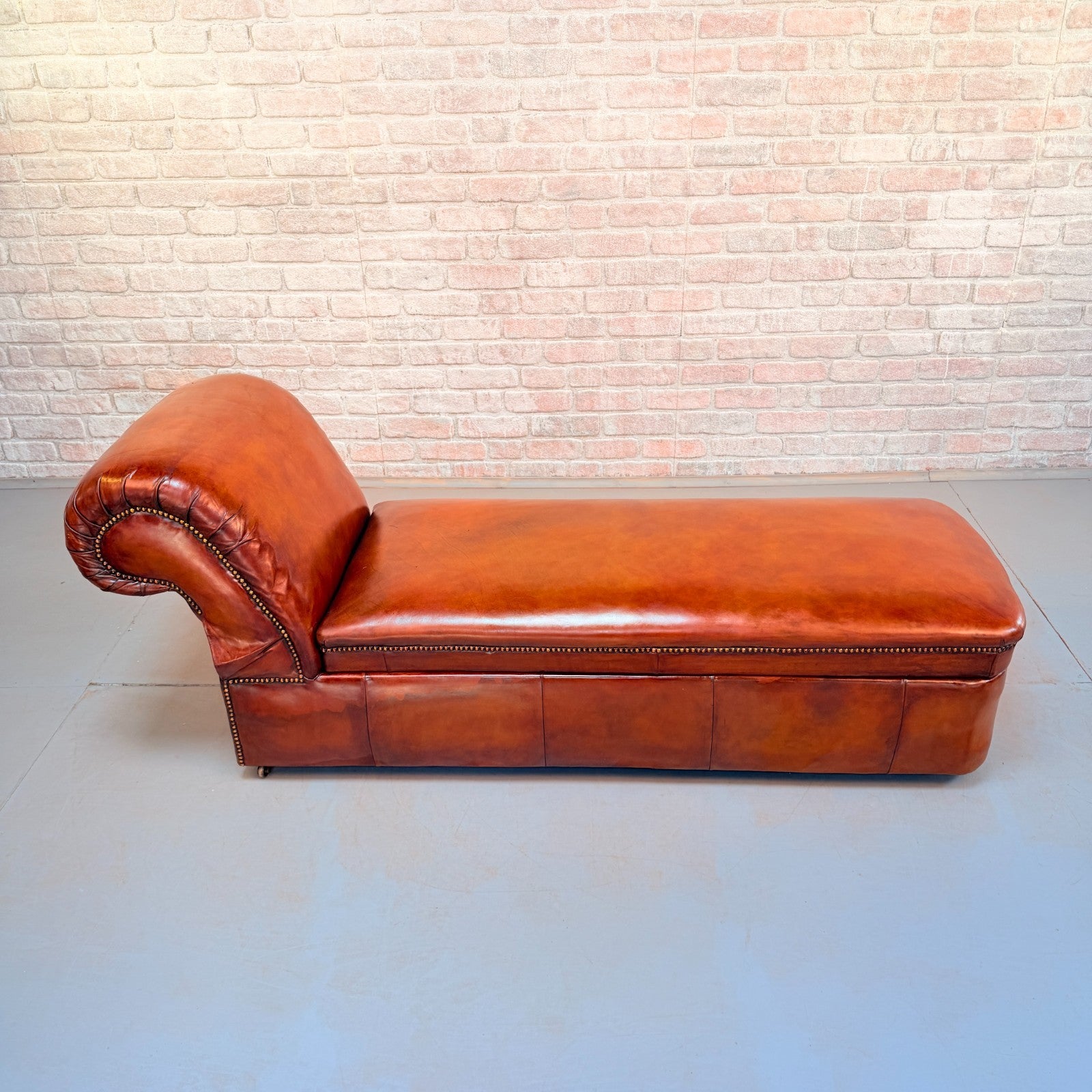 1920s Tan Leather Chaise Lounge Reclining Headrest Blanket Box Antique