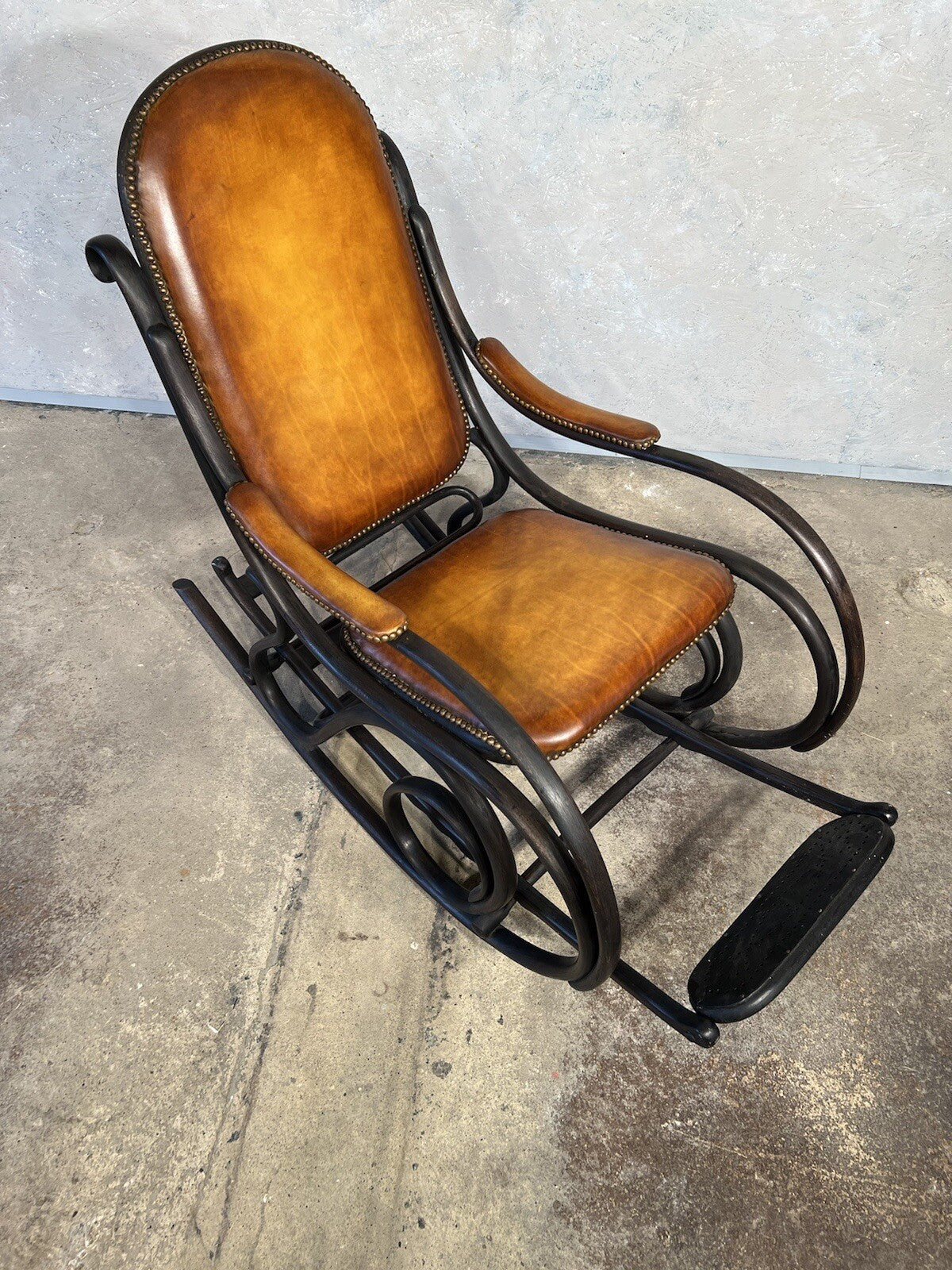 Antique Thonet Bentwood Rocking Chair With Retractable Footrest Leather