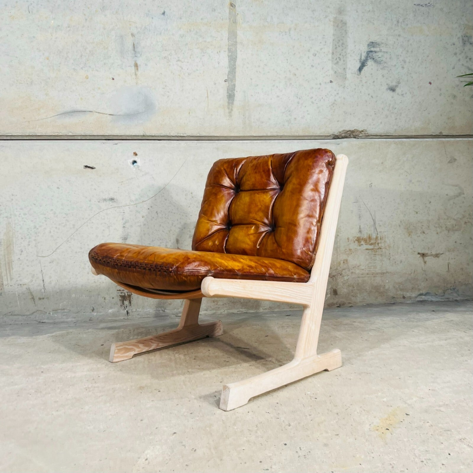 Super Stylish Danish Vintage Cado Lounge Chair Light Beech and Tan Leather