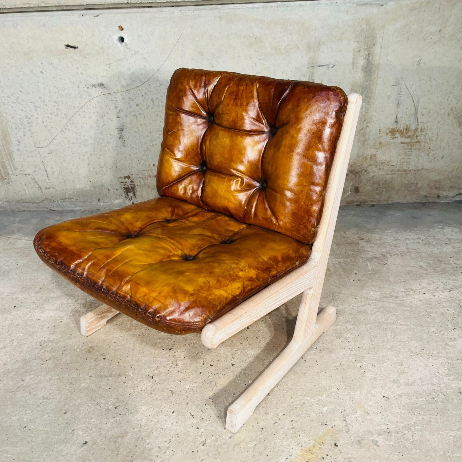 Super Stylish Danish Vintage Cado Lounge Chair Light Beech and Tan Leather