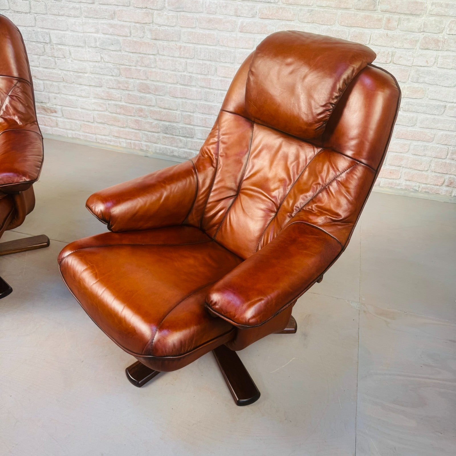 Pair Vintage Danish Tan Leather Reclining Swivel Chairs Mid Century Lounge Chair