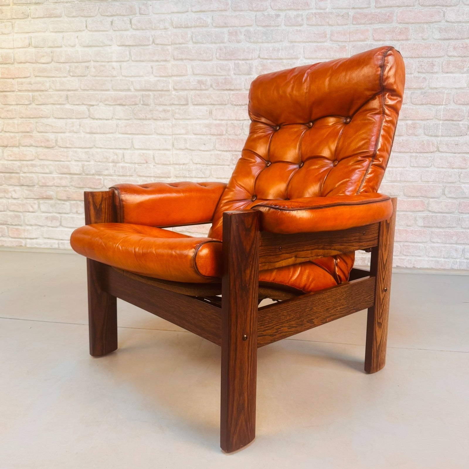 Vintage Ekornes Reclining Tan Leather Armchair Oak Frame