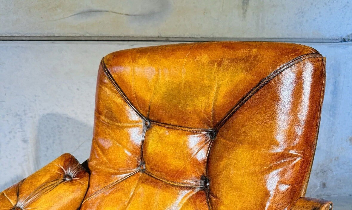 Vintage Danish Mid-Century Modern Leather Swivel Chair - Light tan Patina