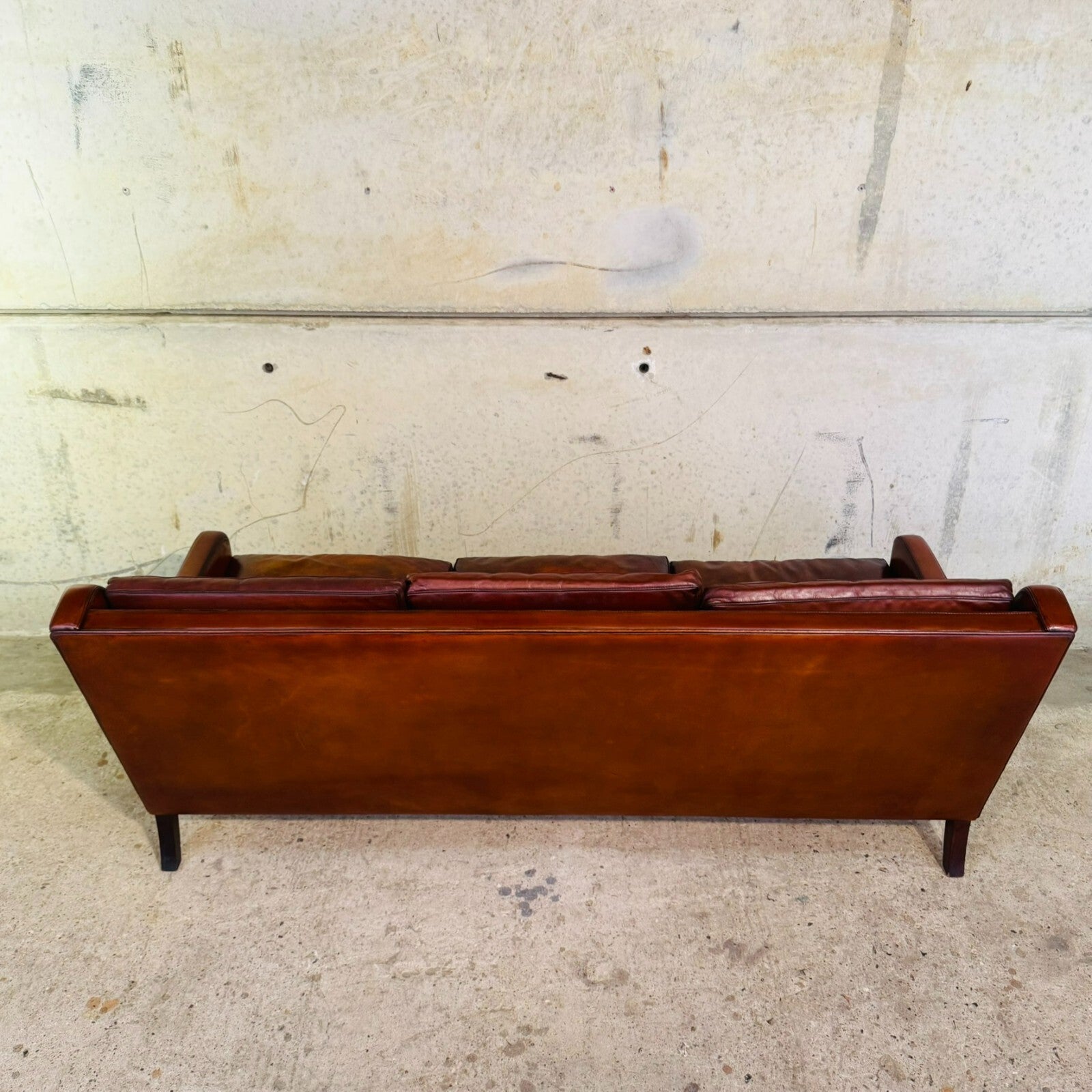 Elegant Vintage Danish 1970s Mogens Hansen Three-Seater Tan Leather Sofa