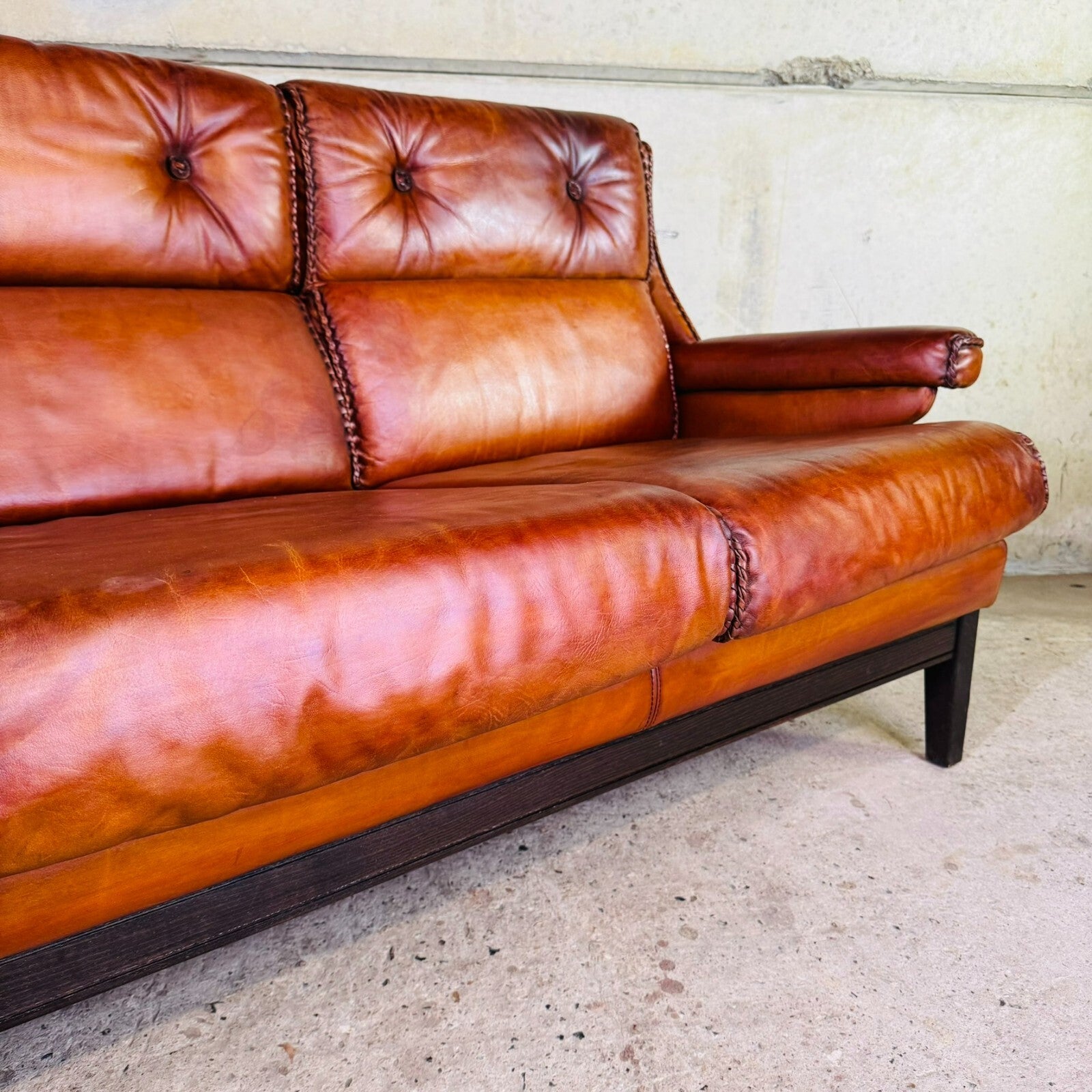 1970s Vintage Danish Long Three-Seater Cognac Leather Sofa – High Back
