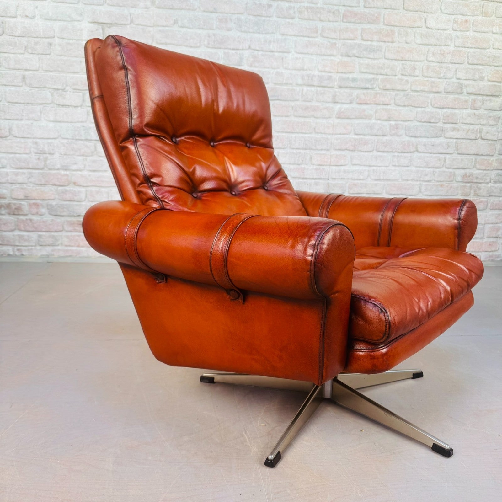 Mid-Century Danish Leather Swivel Armchair – Hand-Dyed Cognac Colour