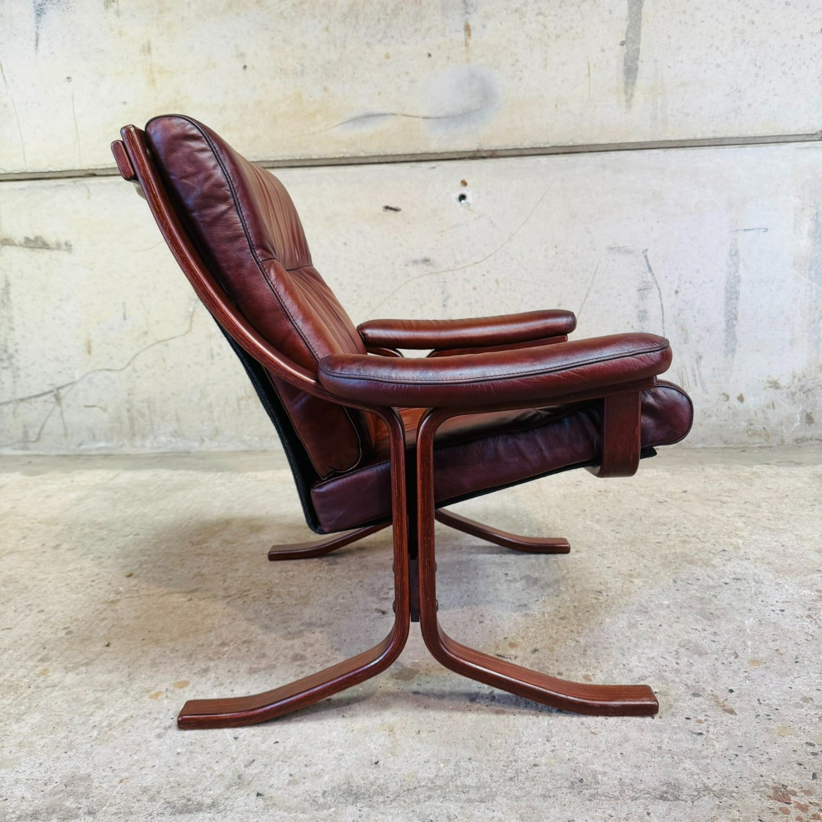 Norwegian 1970s Vintage Tan Leather Bentwood Chair