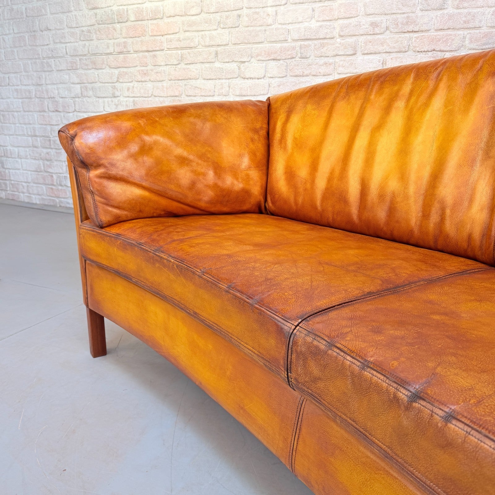 Vintage Mogens Hansen Danish Light Tan Leather 2.5 Seater Sofa Patina
