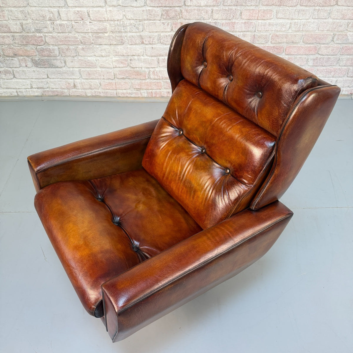 Vintage Danish Tan Leather Swivel Armchair – Scandinavian Design