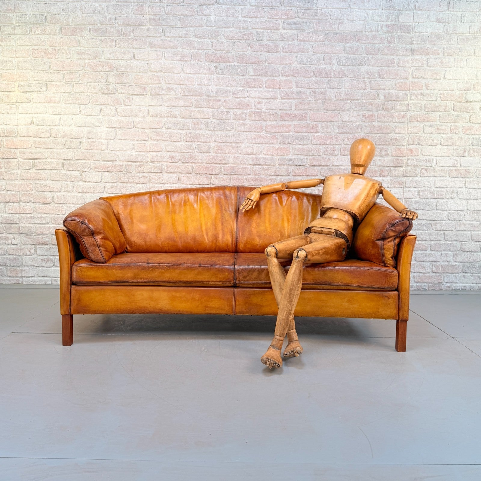 Vintage Mogens Hansen Danish Light Tan Leather 2.5 Seater Sofa Patina
