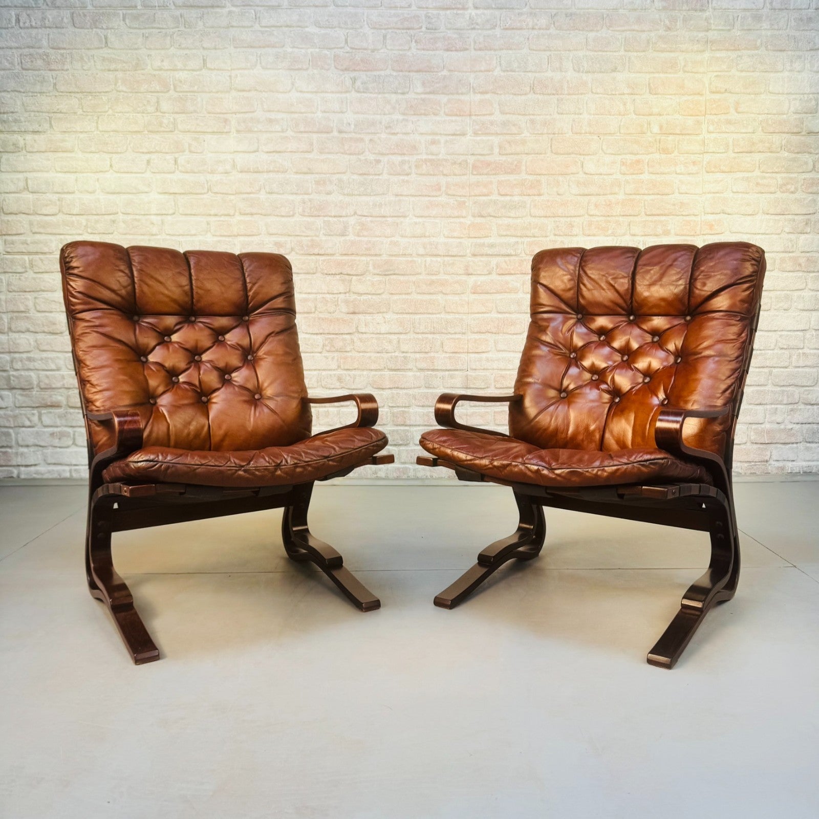 Pair of Vintage 1970s Norwegian Kengu Lounge Chairs by Rybo Rykken