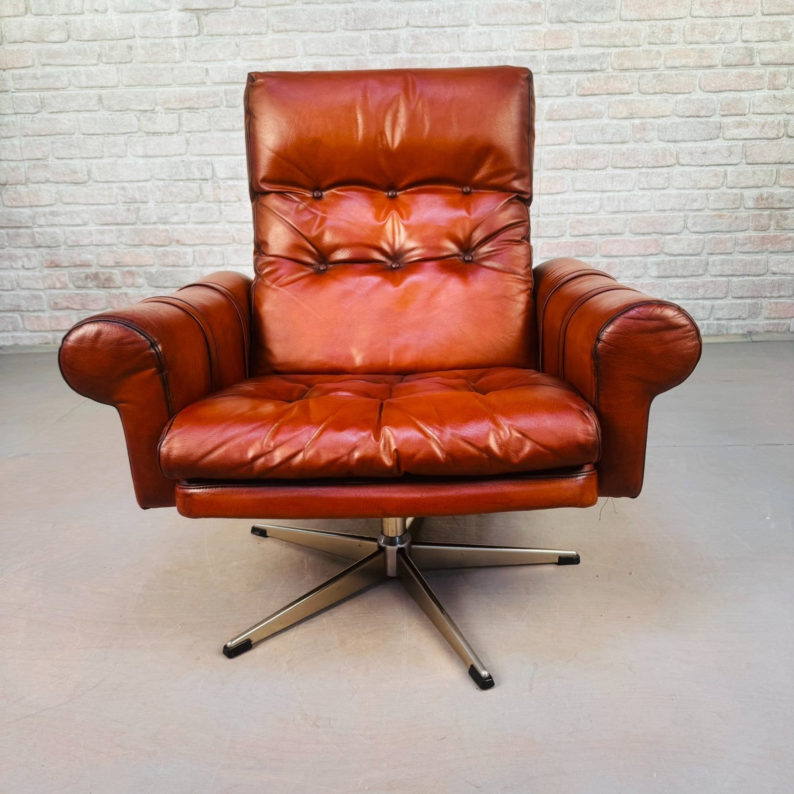 Mid-Century Danish Leather Swivel Armchair – Hand-Dyed Cognac Colour