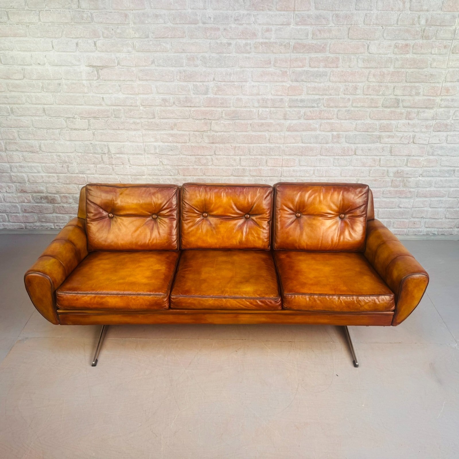 Vintage 1970s Svend Skipper Tan Leather 3 Seater Sofa Chrome Ski Legs