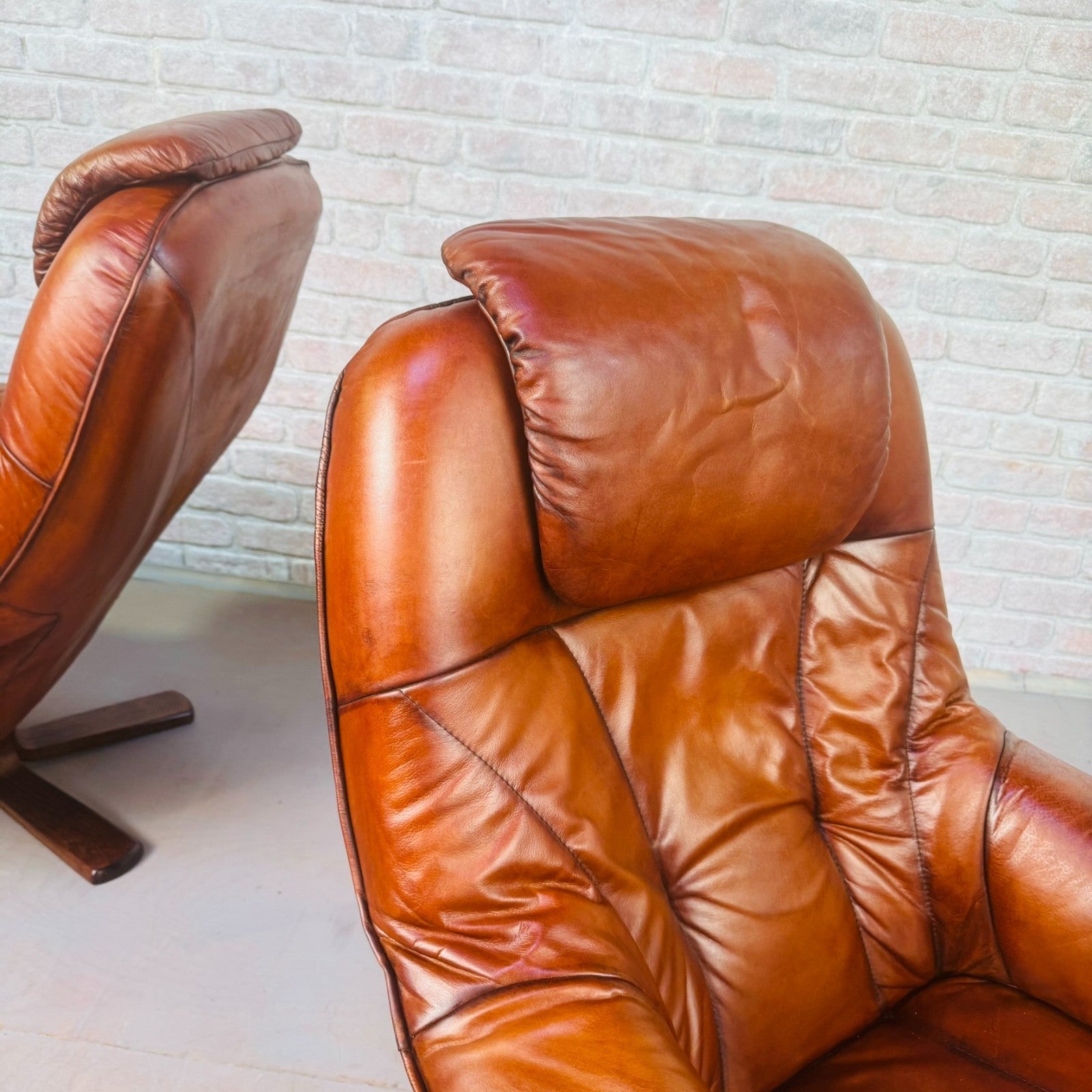 Pair Vintage Danish Tan Leather Reclining Swivel Chairs Mid Century Lounge Chair